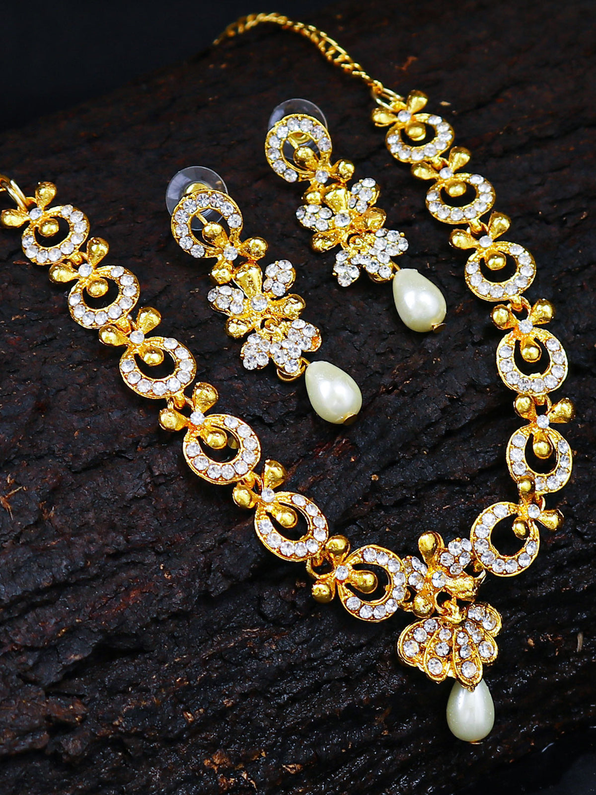 Sukkhi Glittery Gold Plated Austrian Diamond Necklace Set For Women 2559NADP550