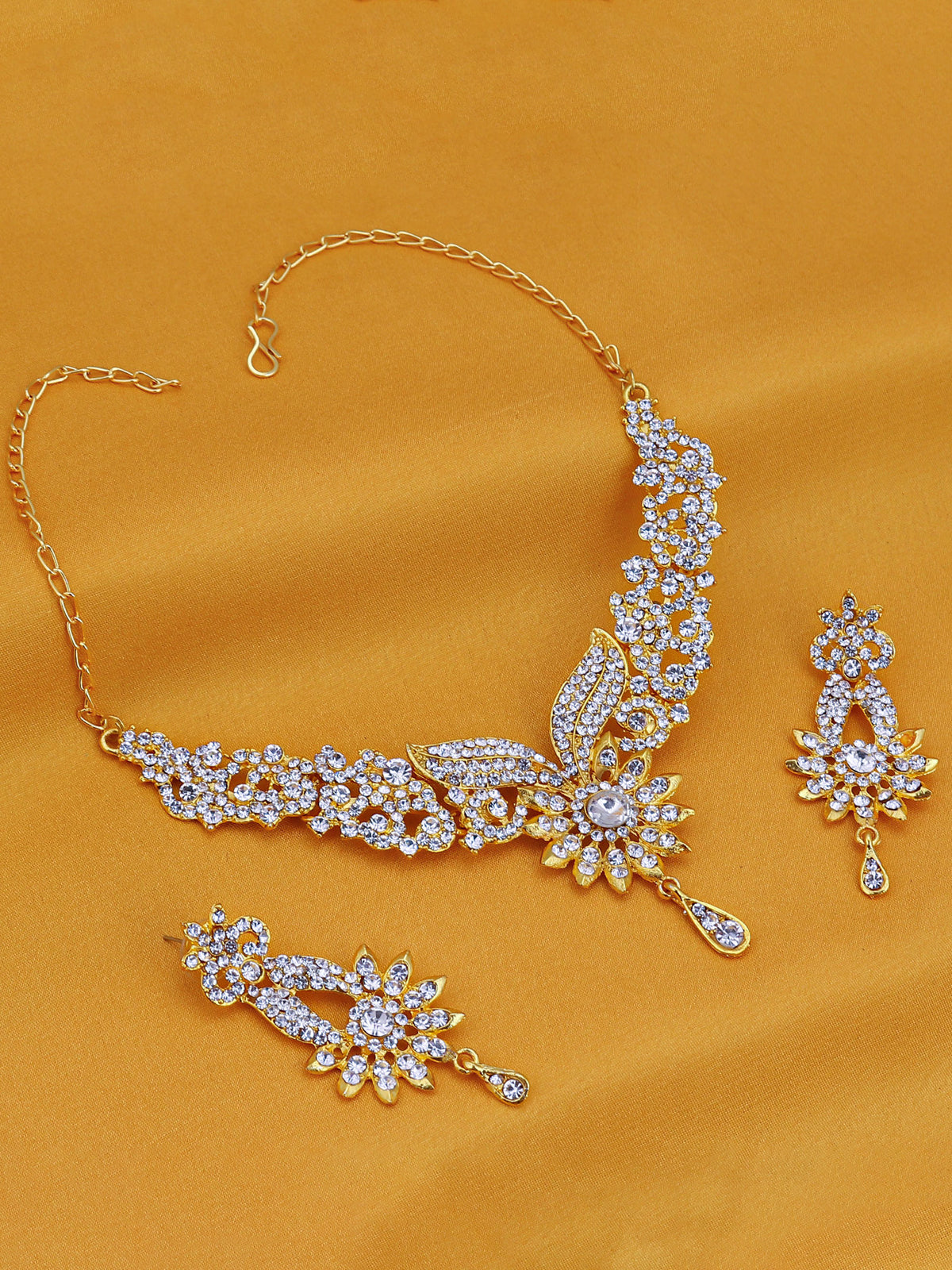 Sukkhi Fabulous Gold Plated Austrian Diamond Choker Necklace Set For Women 2560NADP800