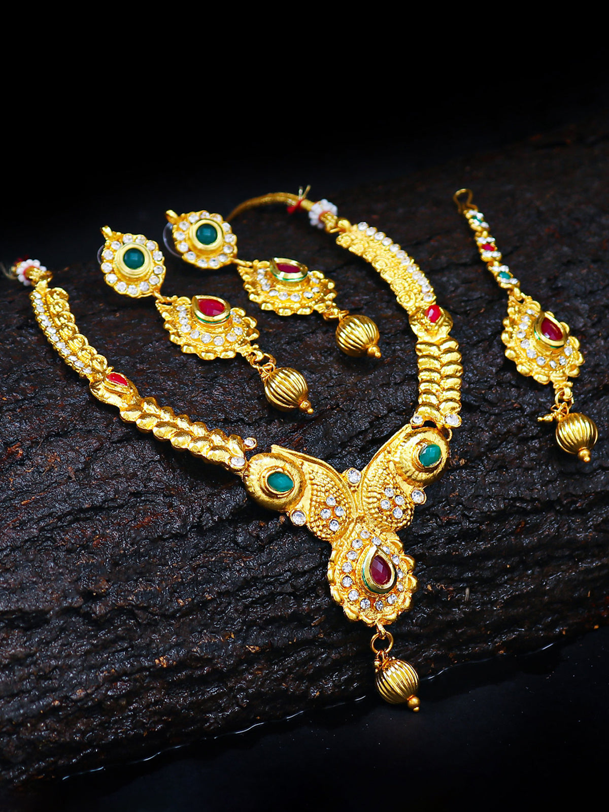 Sukkhi Gorgeous Gold Plated Austrian Diamond Choker Necklace Set For Women 3270NGLDPJ1400