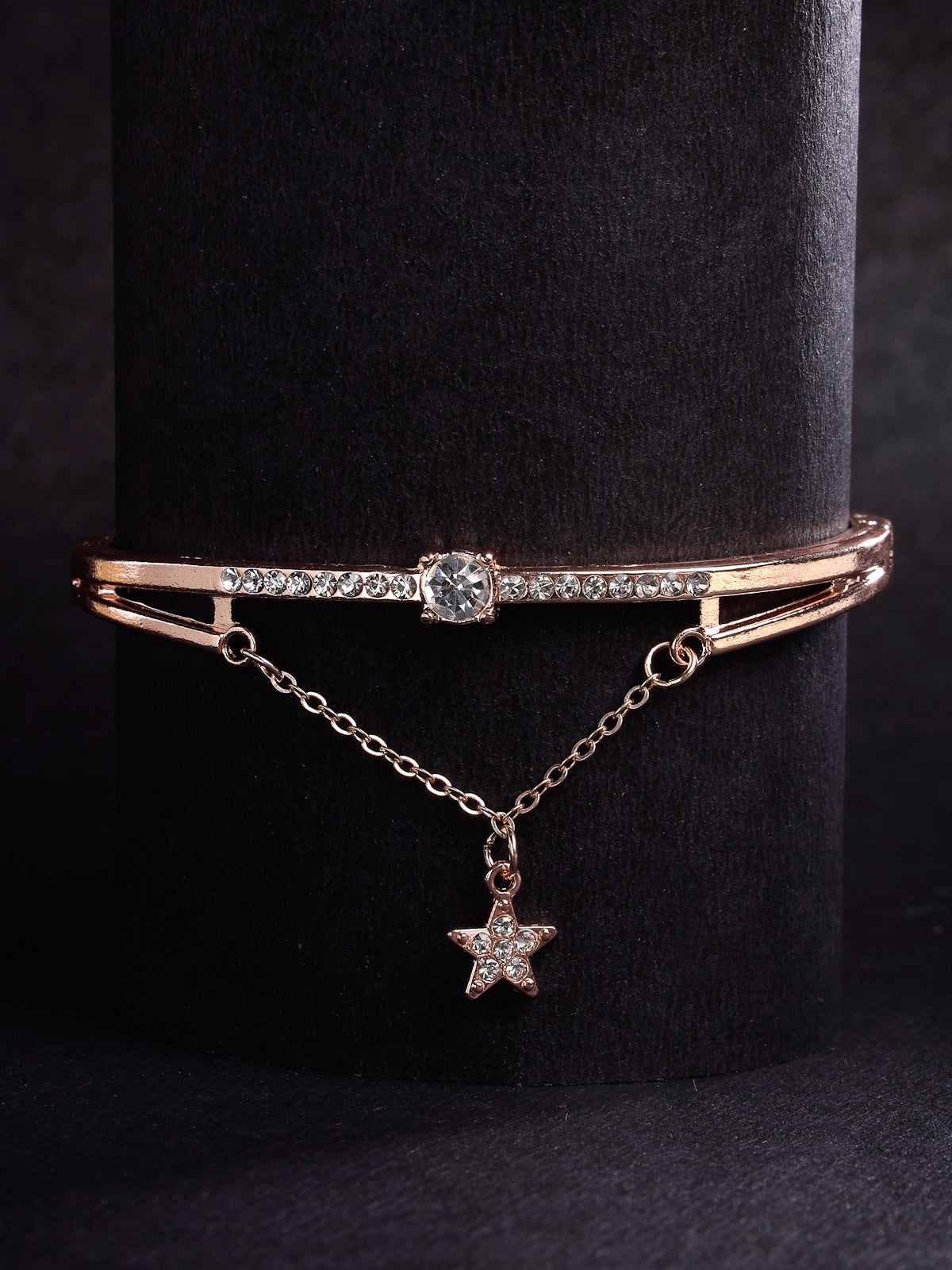 Scintillare by Sukkhi Most Beautiful Romantic Gift of True Love Titanic Heart Solitaire Crystals Design with Rhodium Plated Bangle Bracelet for Women & Girls|Birthday Gift for Women|BC106524