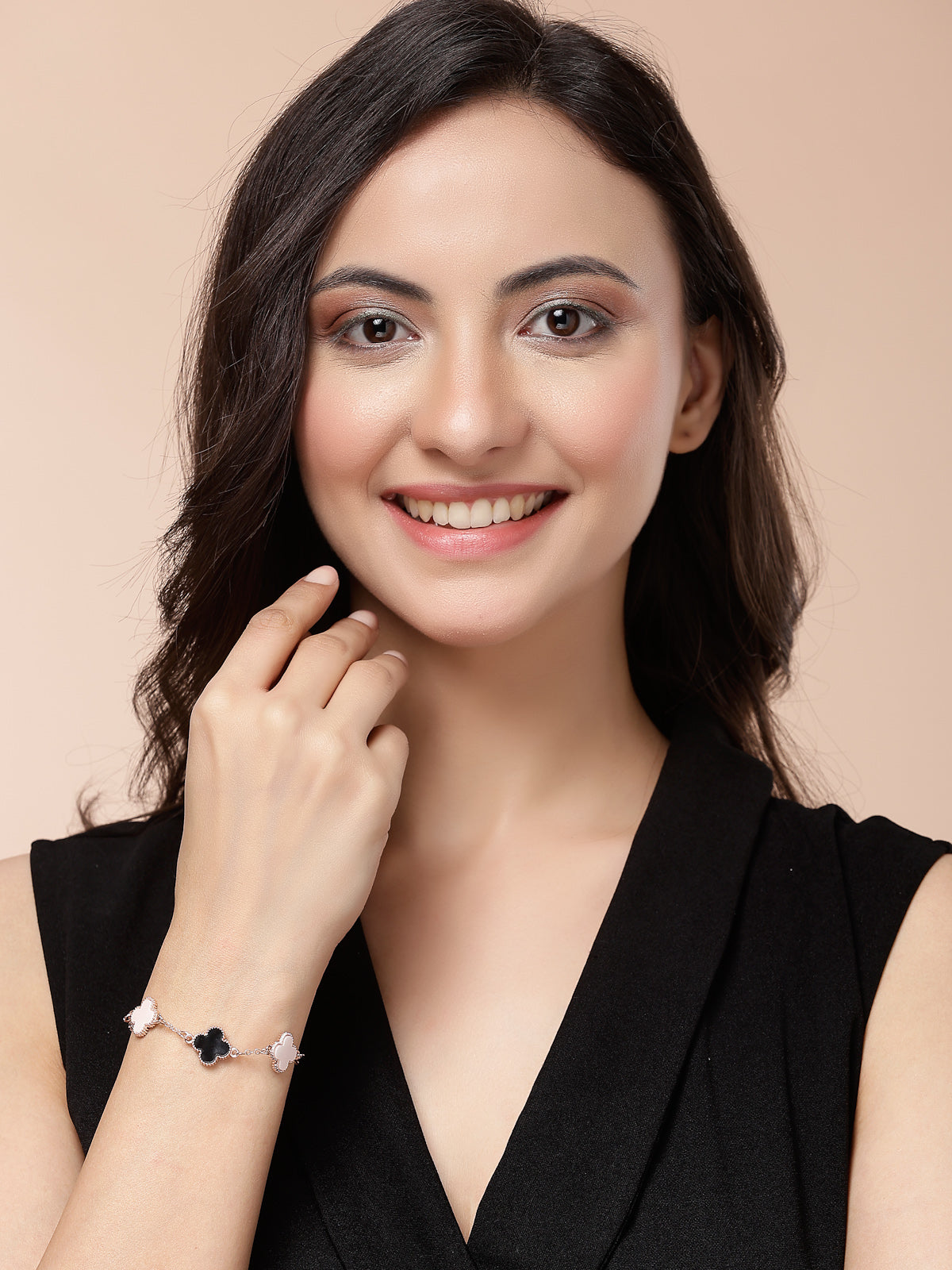 Scinitlare By Sukkhi Decent Latest Stylish Rose Gold Plated Crystal Clover Black & White Bracelet Jewellery for Women & Girls|BC107133