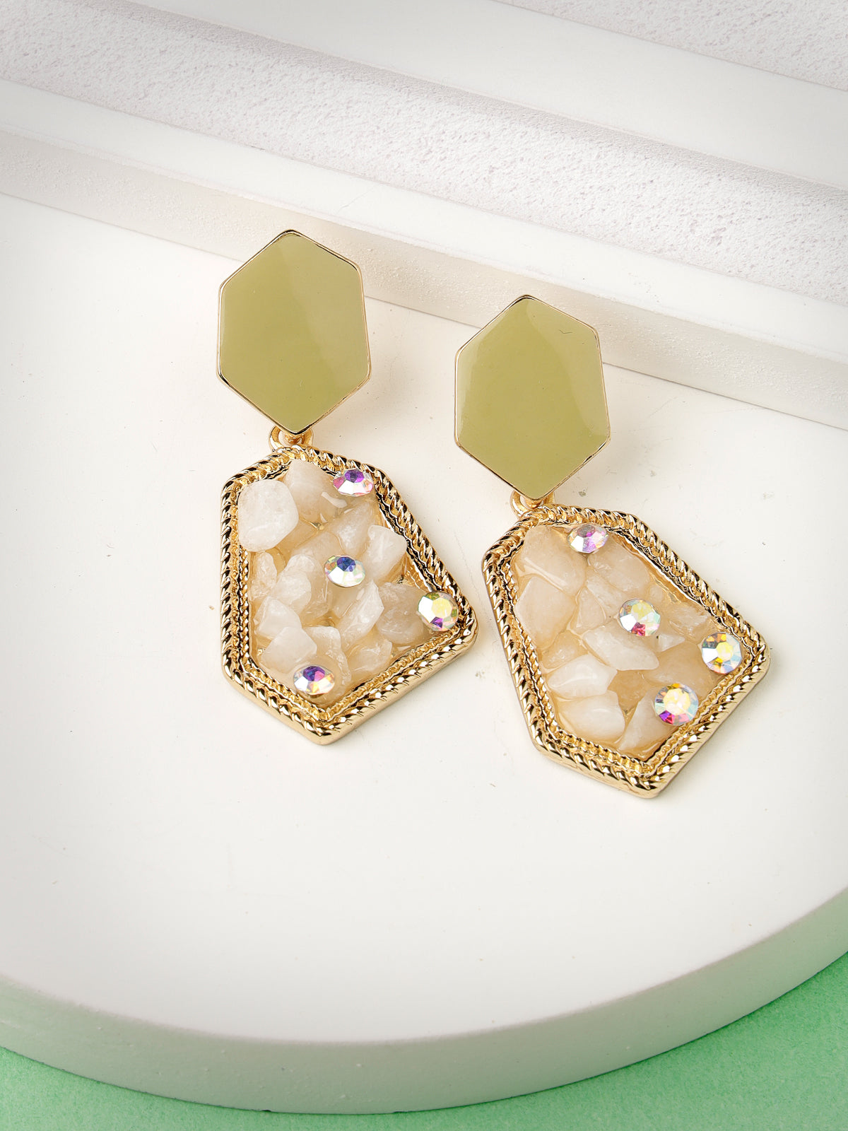 Scintillare by Sukkhi Attractive Gold Plated Grey & Crystals Stones Contemporary Dangler Earring for Women & Girls Stylish Fashion|Birthday Gift for Girls & Women Anniversary Gift for Wife|E106543