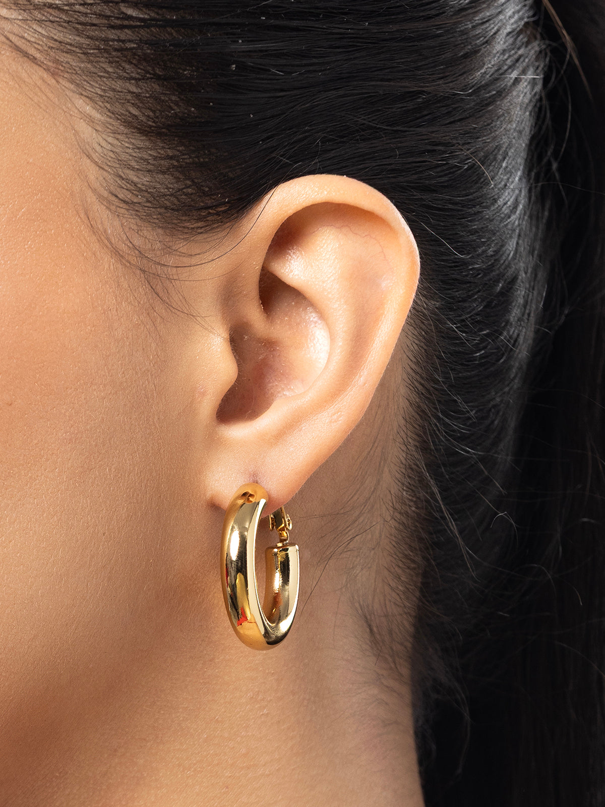 Scintillare By Sukkhi Gold Plated with Stainless Steel Small Hoop Bali Korean Fashion Earring Jewellery for Women & Girls|Anti Tarnish Jewellery|Gifts for Wife Girlfriend Mother Sister|E107035