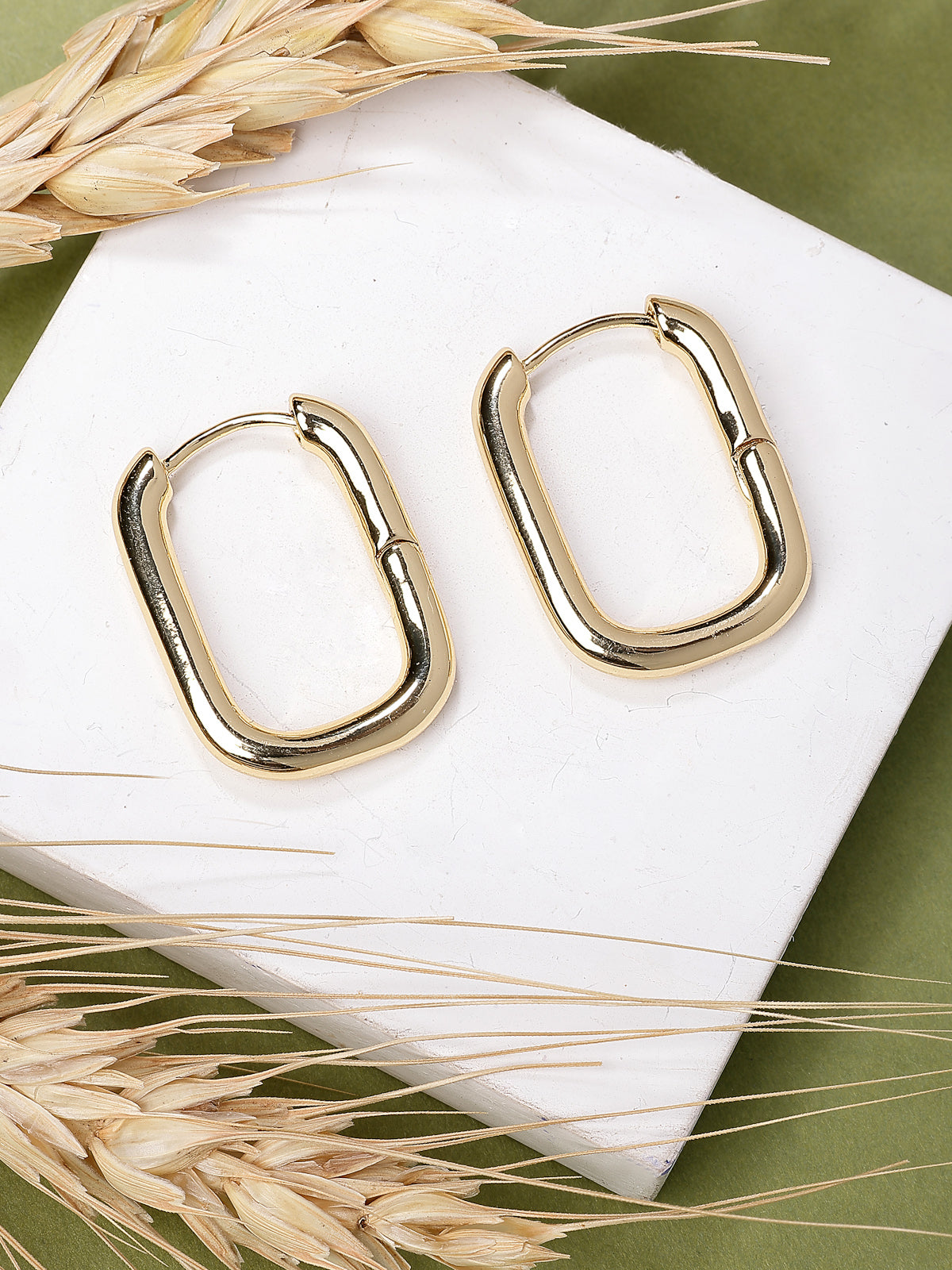 Scintillare By Sukkhi Celebrity Inspired 18k Gold Plated Anti Tarnish Simple Plain Link Chain Chunky Hoop Earrings for Women & Girls|Pair of 1|Latest Stylish Trendy Jewellery|E107285