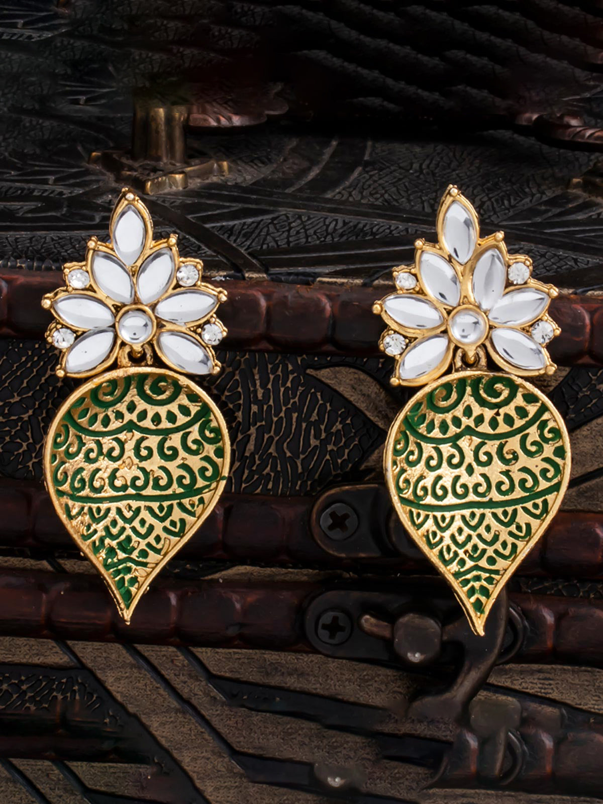 Sukkhi Graceful Gold Plated Mint Collection Kundan Dangle Earring for Women E83469