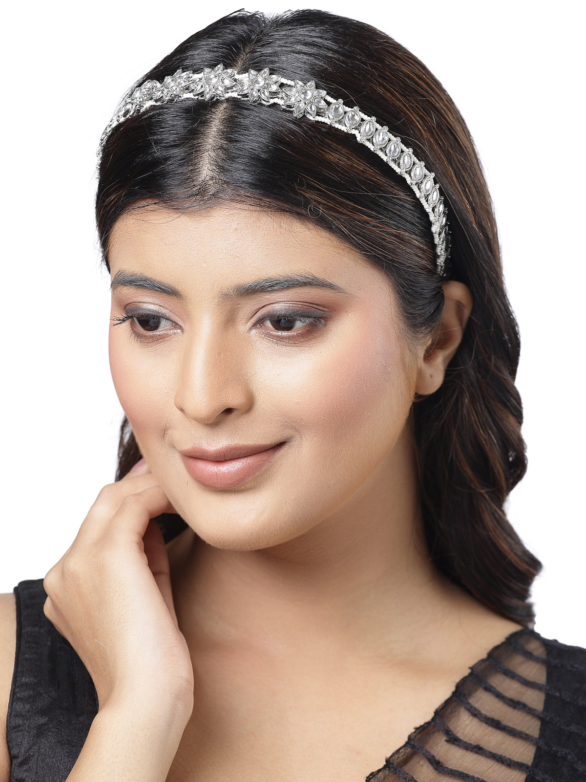 Sukkhi Tendy Floral Style Silver Phodium Plated With Kundan & Beads Studded Hair Band, Matha Patti, Sheesh Patti, Hair Accessories Jewellery for Womens & Girls |Pack of 1|HBND106851