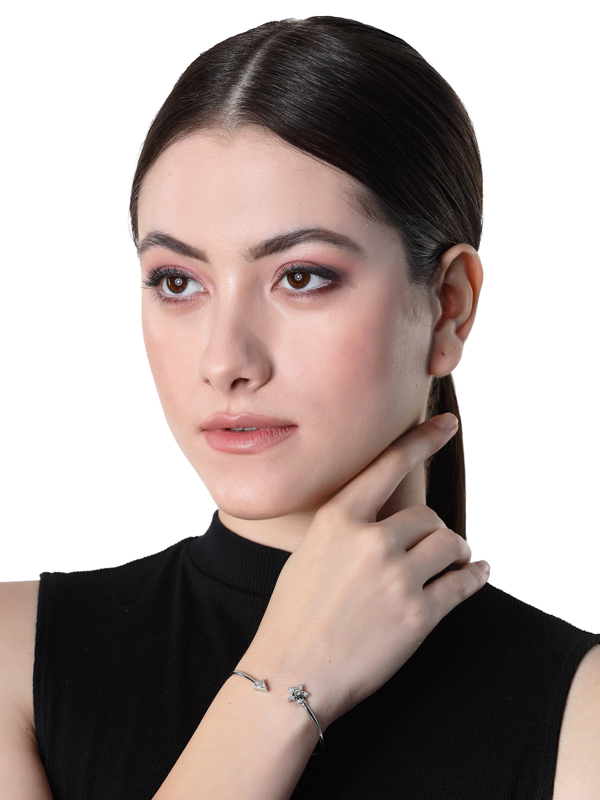Pissara by Sukkhi Delightly 925 Sterling Silver Floral Shaped Cubic Zirconia Kada Bangle Bracelets For Women & Girls|with Authenticity Certificate, 925 Stamp & 6 Months Warranty K105182