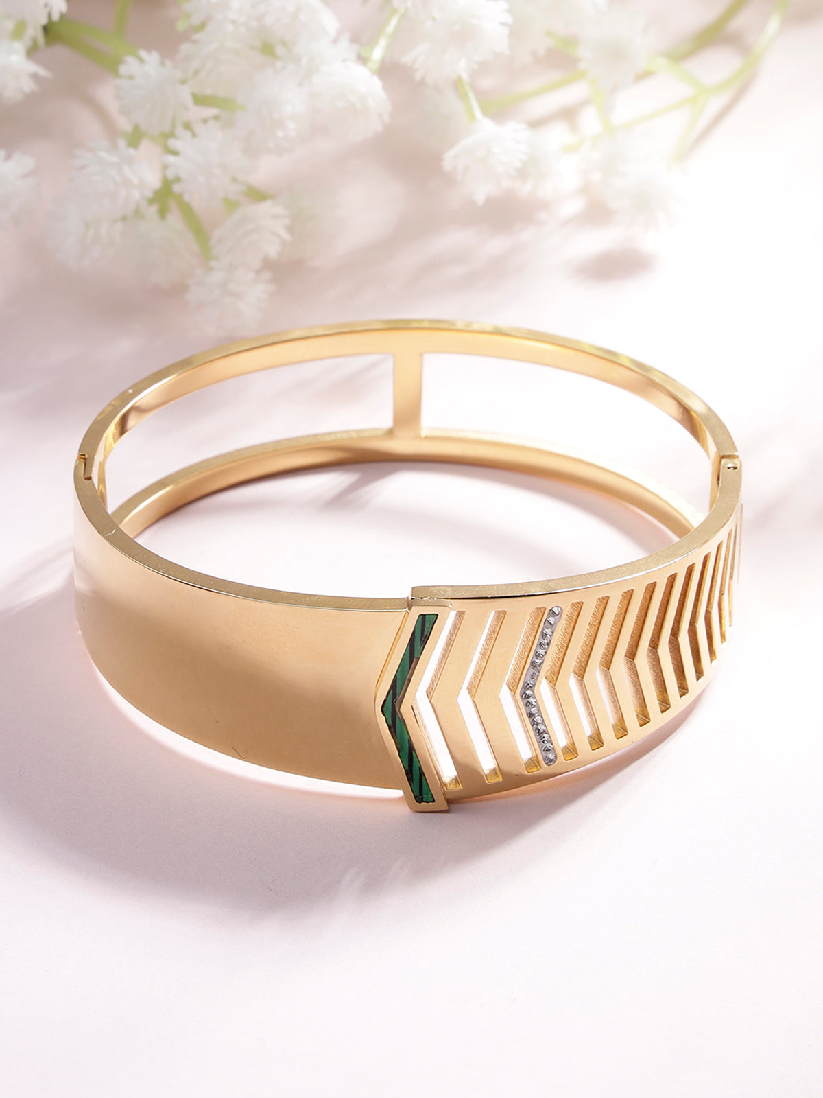 Scintillare By Sukkhi Stylish 18kGold Plated with Stainless Steel & Crystal Stones Openable Kada Bracelet Jewellery for Women & Girls|Anti Tarnish Jewellery|Gifts for Wife Girlfriend Mother|K107051