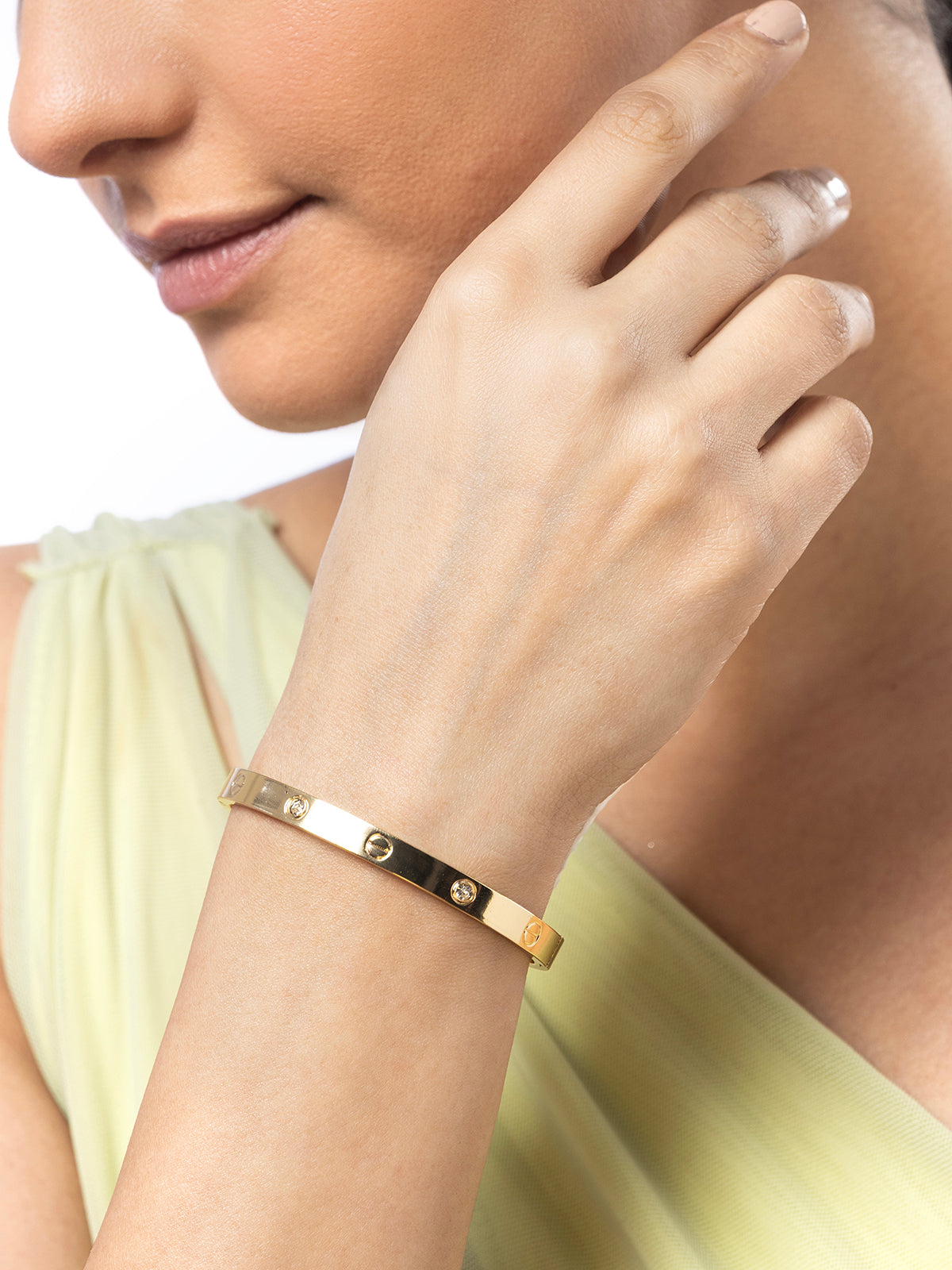 Scintillare By Sukkhi Classy Gold Plated with Stainless Steel & Crystal Stones Openable Oval Kada Bracelet Jewellery for Women & Girls|Anti Tarnish Jewellery|Gifts for Wife Girlfriend Mother|K107057