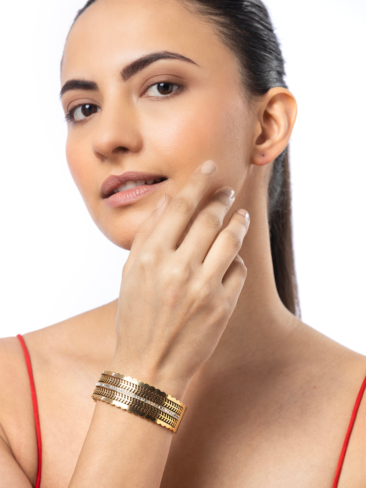 Scintillare By Sukkhi 18kGold Plated with Stainless Steel & Crystal Stones Openable Kada Bracelet Jewellery for Women & Girls|Anti Tarnish Jewellery |Gifts for Wife Girlfriend Mother Sister|K107058