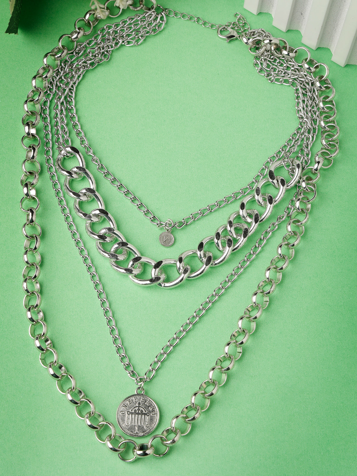 Scintillare by Sukkhi Eye-Catchy Gold Plated Multilayered Collarbone Necklace for Women & Girls |Birthday Gift for Girls And Women Anniversary Gift for Wife| Gifts Collection|N106727