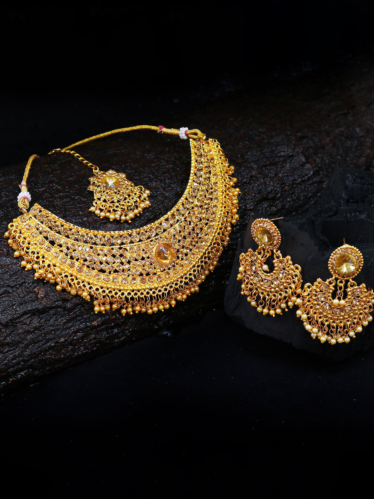 Sukkhi Traditional Pearl Gold Plated LCT Stone Choker Necklace Set For Women N72392ADHT112017