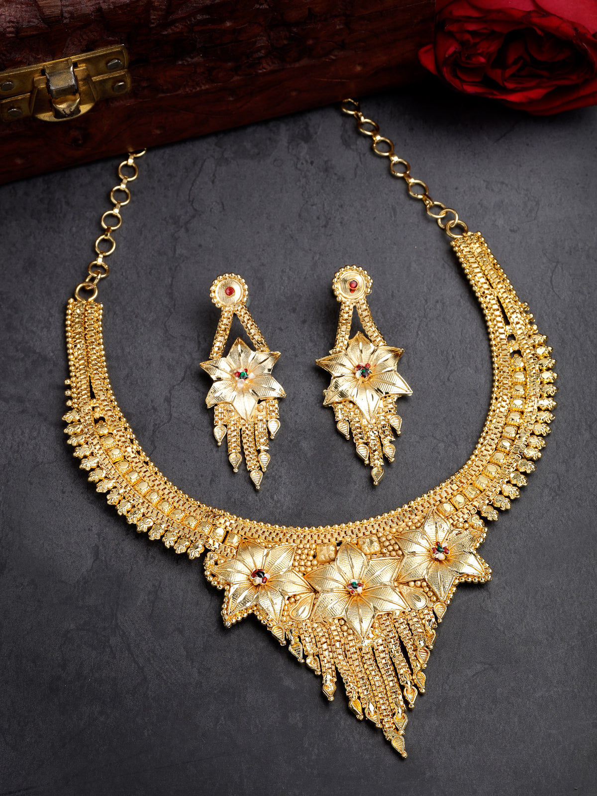 Sukkhi Ornamental 18k Gold Plated Floral Shaped With Adjustable Choker Necklace Set with Dangler Earrings Jewellery Set for Women & Girls|Set of 1|N73725
