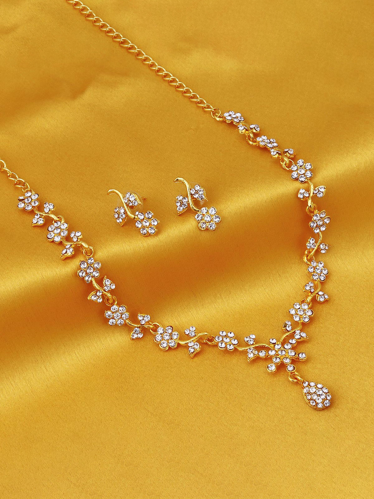 Sukkhi Ethnic Floral Gold Plated Floral Necklace Set for Women N79485