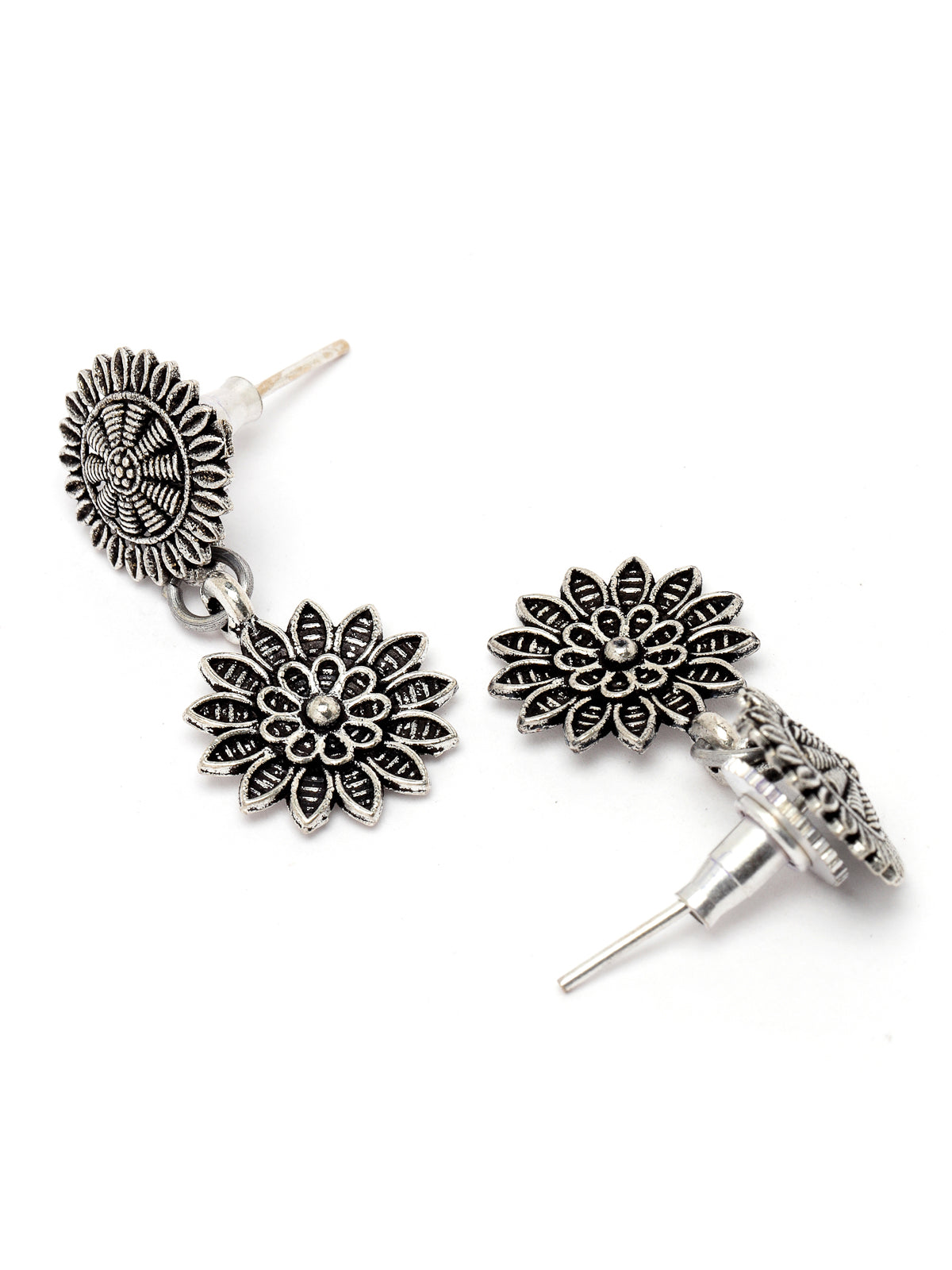 Sukkhi Trendy Oxidised Silver Plated Floral Shaped Collar Bone Necklace Set And Earring | Jewellery Set For Women (NS105541)