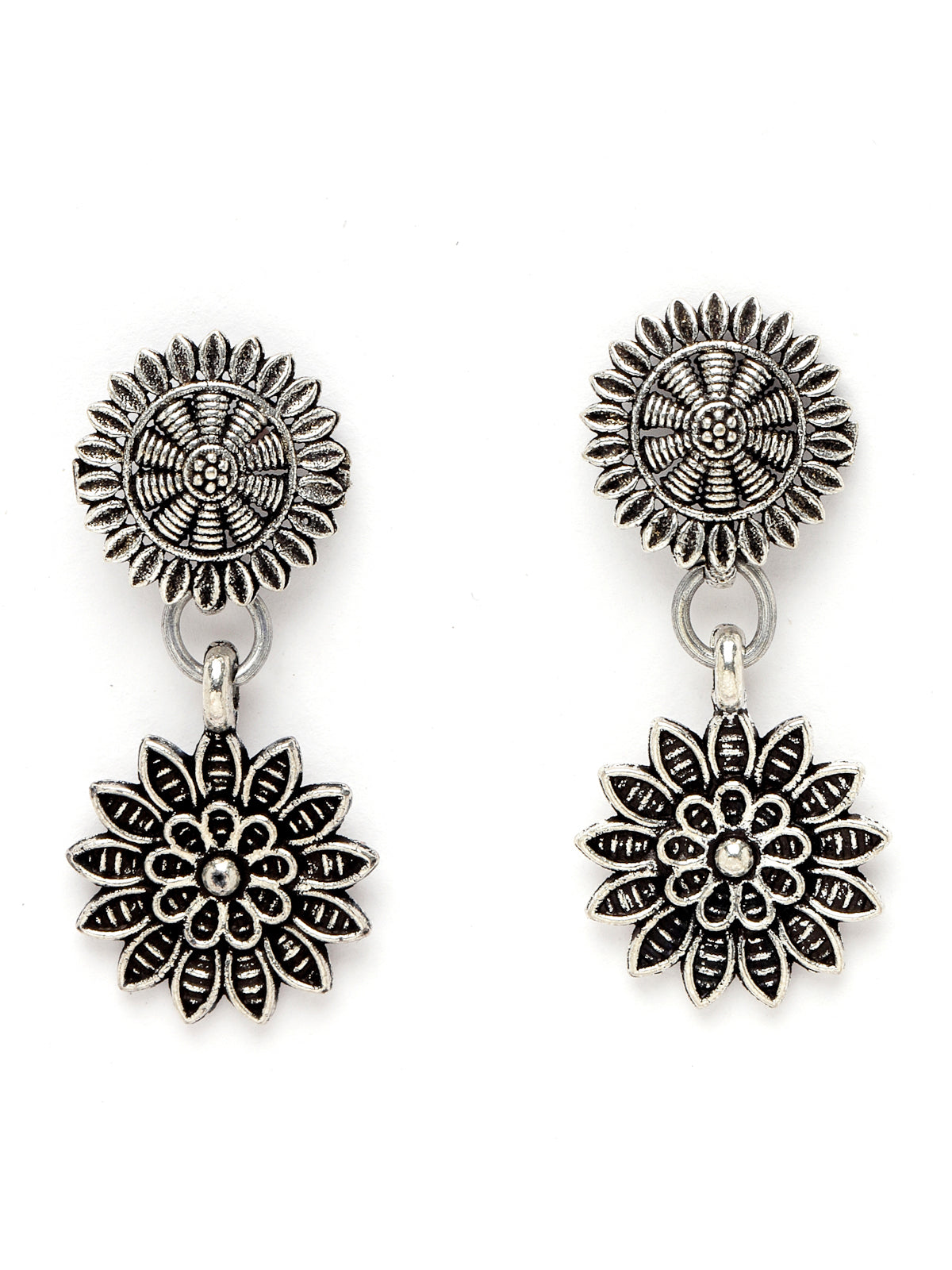 Sukkhi Trendy Oxidised Silver Plated Floral Shaped Collar Bone Necklace Set And Earring | Jewellery Set For Women (NS105541)