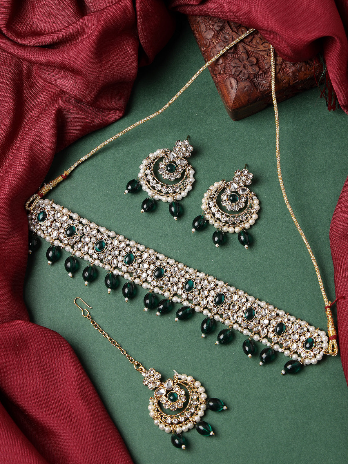 Sukkhi Pretty Traditional Style Gold Plated Green Kundan & Beads Choker Necklace Set With Earring And Maangtika | Jewellery Set For Women (NS105583)