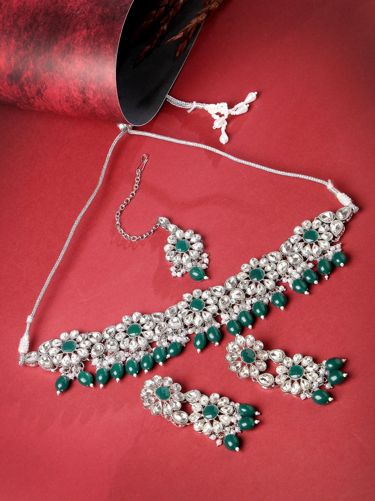 Sukkhi Enchanting Rhodium Plated Green Kundan & Beads Floral Choker Necklace Set With Earring And Maangtika | Jewellery Set For Women (NS105586)