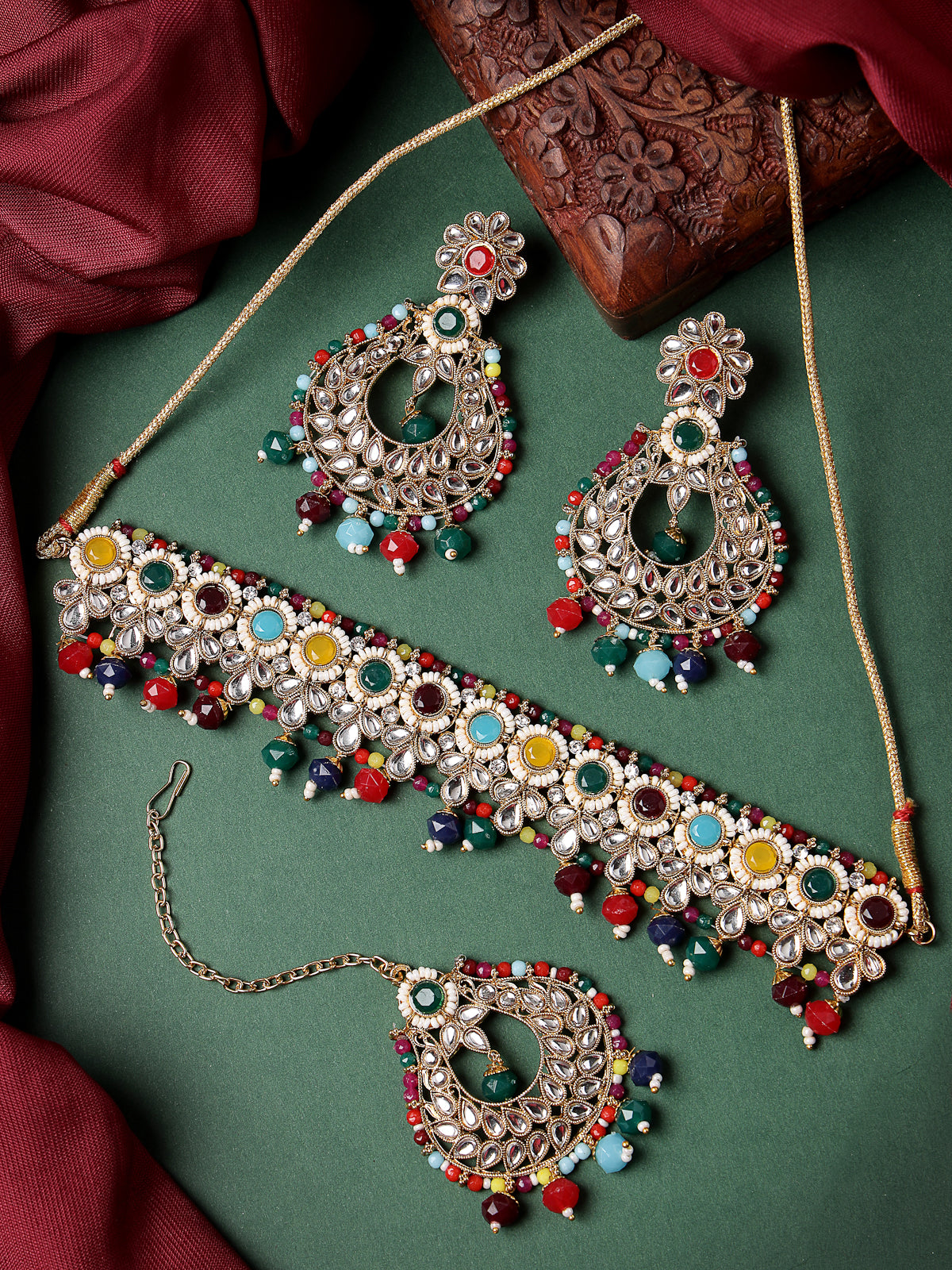 Sukkhi Delightful Round Shaped Gold Plated Multi Kundan & Beads Choker Necklace Set With Earring And Maangtika | Jewellery Set For Women (NS105595)
