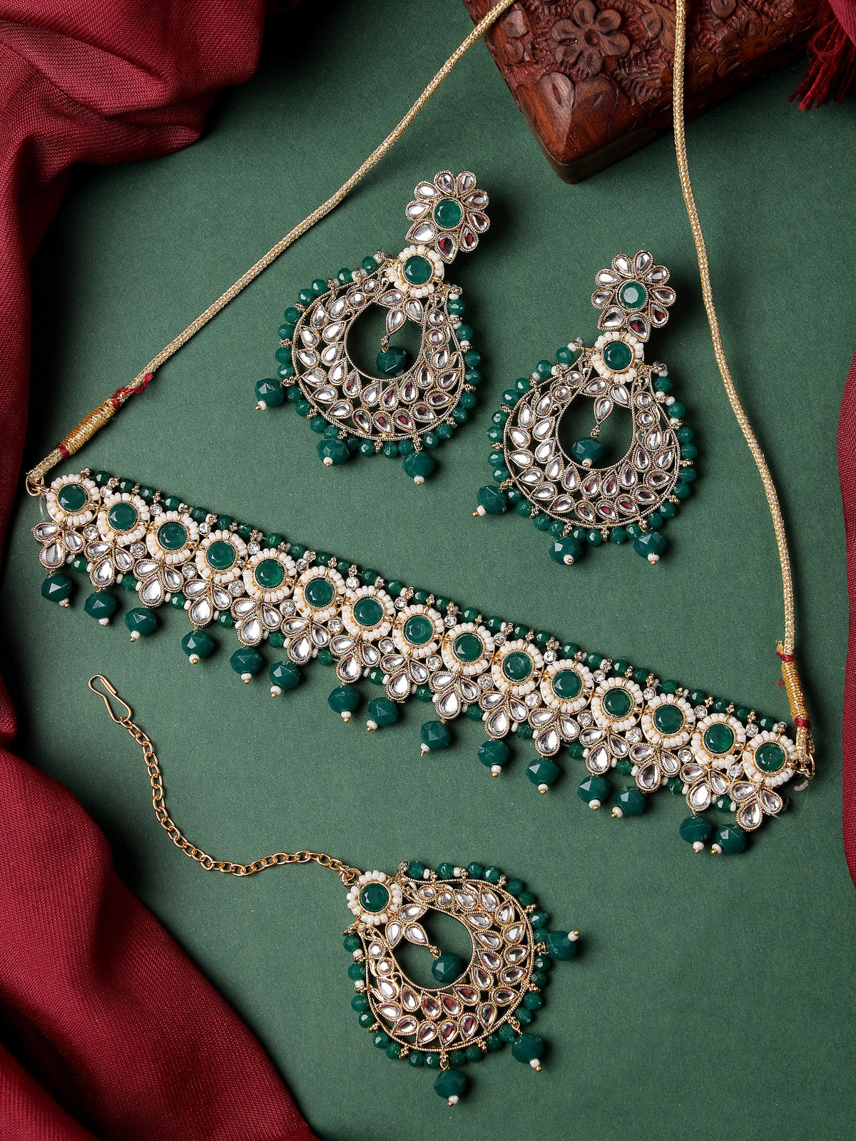 Sukkhi Delightful Round Shaped Gold Plated Green Kundan & Beads Choker Necklace Set With Earring And Maangtika | Jewellery Set For Women (NS105598)
