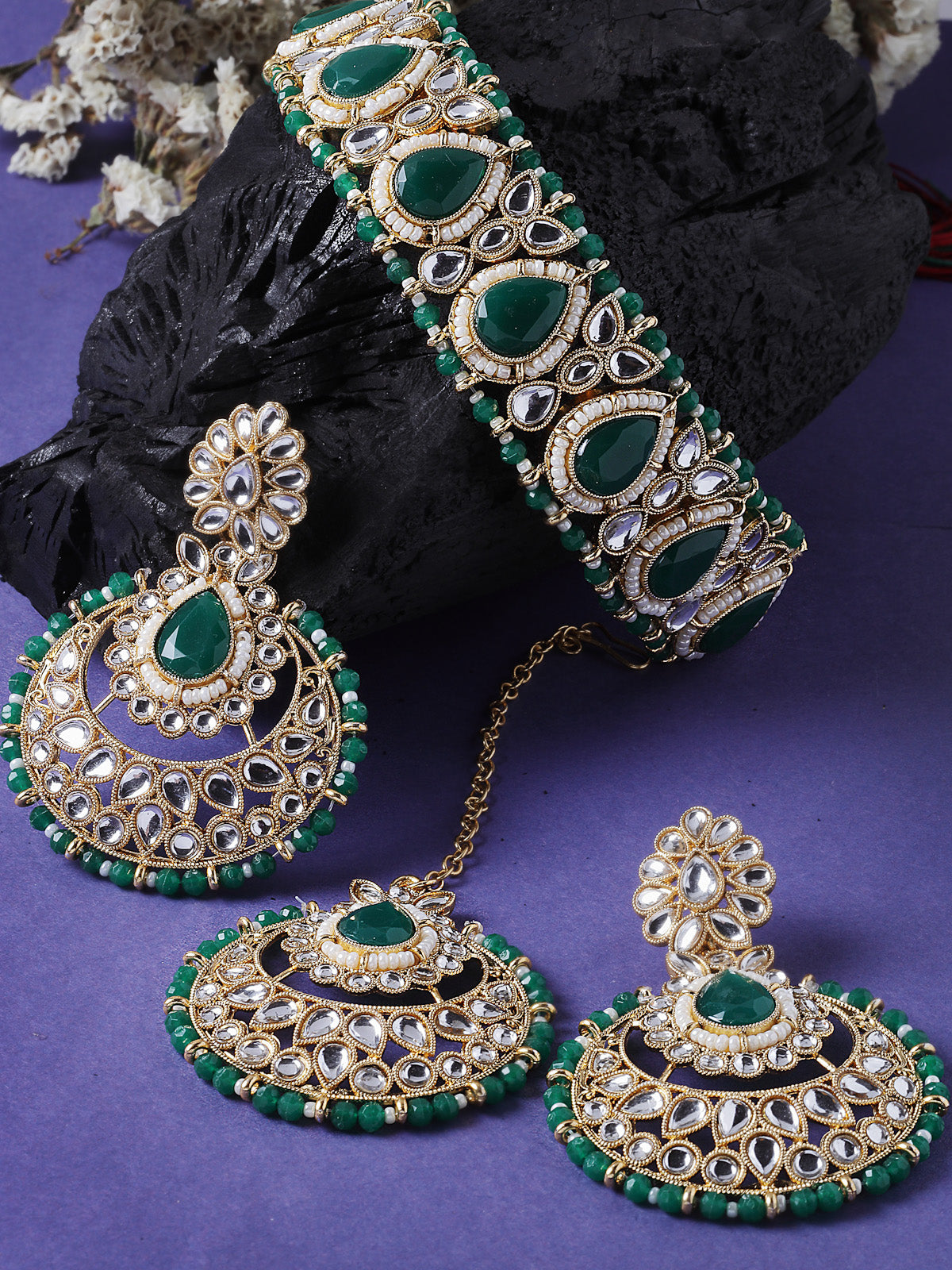 Sukkhi Incredible Drop Shaped Green Kundan & Beads Choker Necklace Set With Earring And Maangtika | Jewellery Set For Women (NS105631)