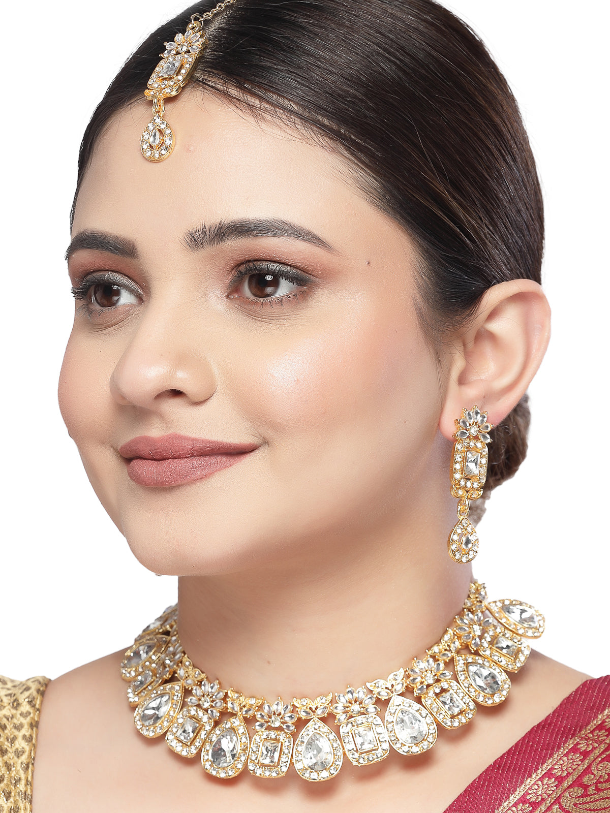 Sukkhi New Ethnic Fashionable Gold Plated White AD Stones Studded Drop with Squared Shaped Collarbone Necklace Set With Drop Earrings Maangtika|Jewellery Set For Women And Girls|Latest Design|NS105996