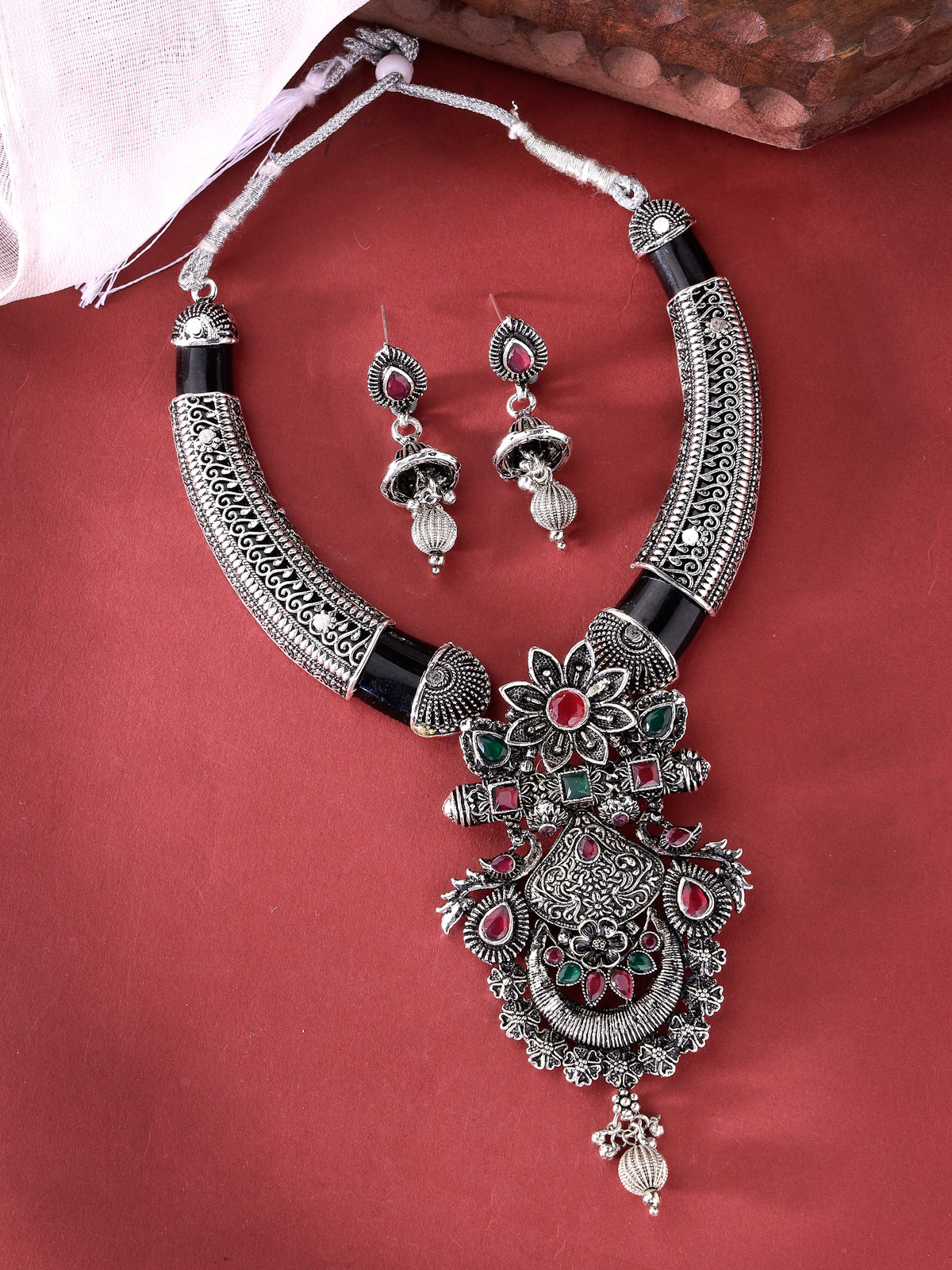 Sukkhi Unique Oxidised Floral Style Silver Plated Black Choker Hasli Necklace Set with Jhumki/Jhumka Earring Jewellery Set For Women & Girls|Set of 1|NS106053
