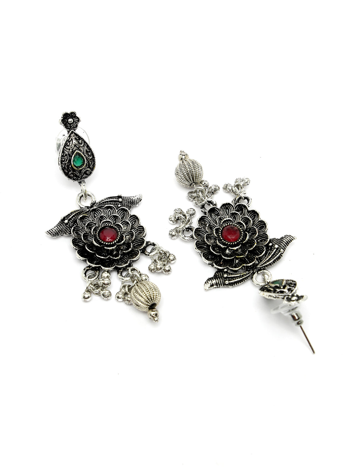 Sukkhi Classic Oxidised Silver Plated Floral Choker Hasli Style Red Necklace Set With Dangle Earrings Jewellery Set For Women & Girls|Set of 1|NS106054