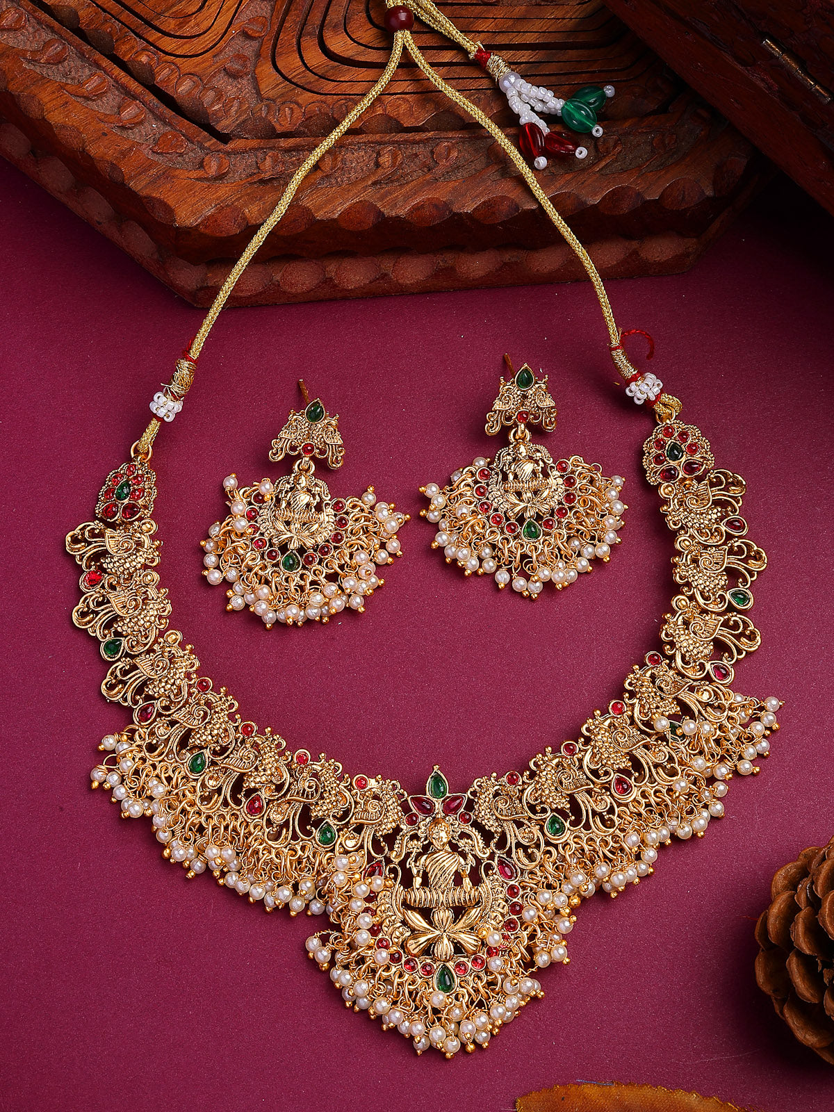 Sukkhi South Indian Traditional Stylish Peacock Shaped Gold Plated with Beaded Studded Choker Necklace with Dangle Earring Jewellery Set for Women & Girls|NS107351