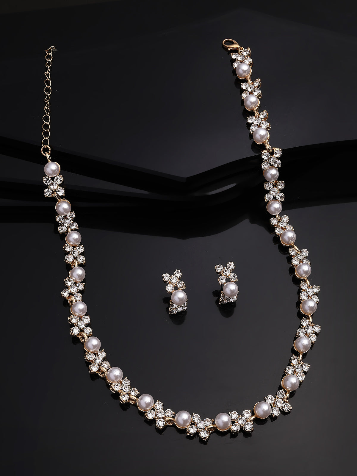 Sukkhi All-Season Stylish Design Gold Plated Faux Pearls Studded White Choker Necklace with Studs Earring Jewellery Set For Women & Girls|NS107382