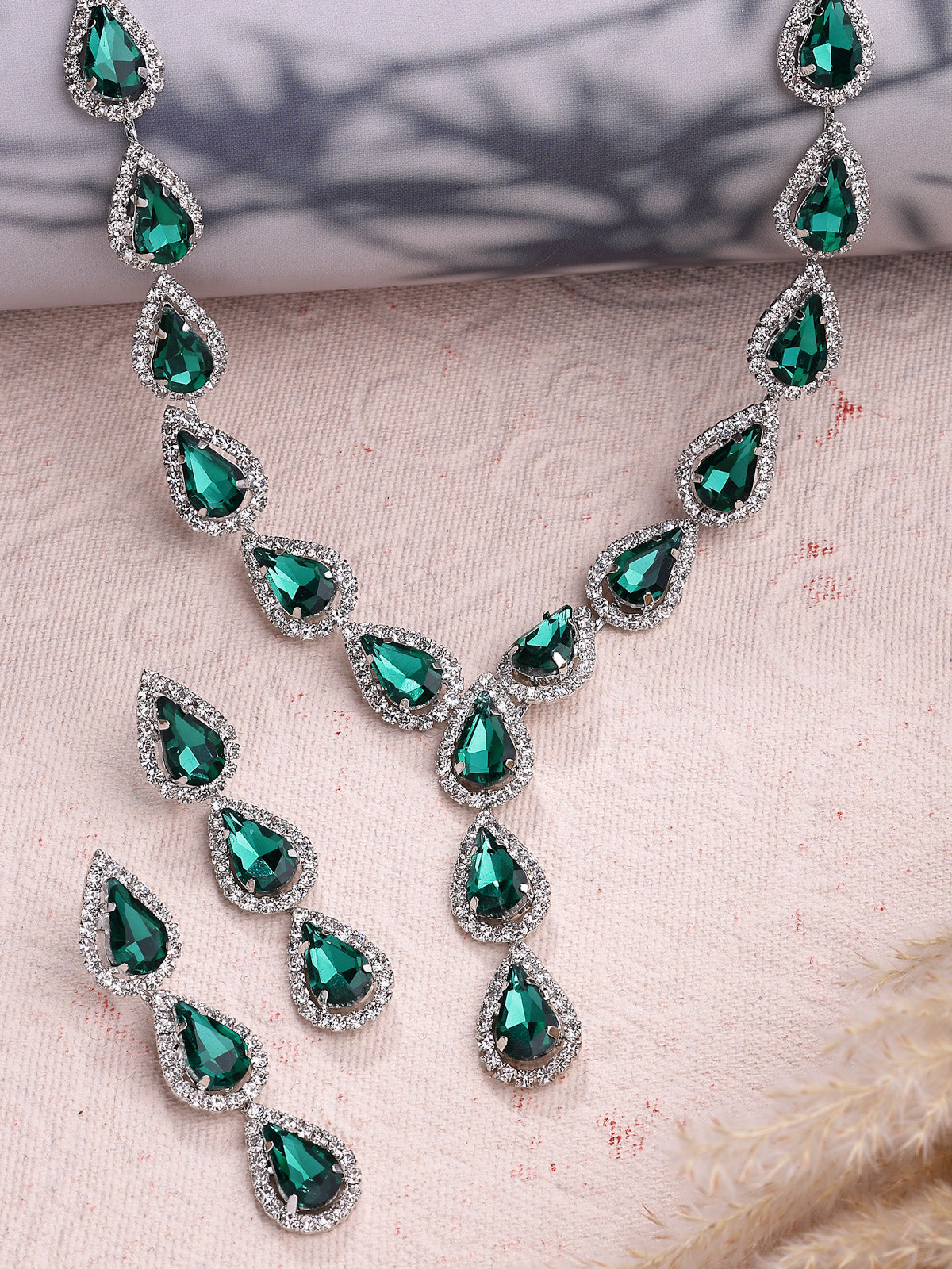 Sukkhi Pear Shaped with Gold Plated AD Stones Studded Green Choker Necklace Set with Drop Earrings Jewellery for Women & Girls|Jewellery for Party, Wedding, and Festive Occasions for Women|NS107560