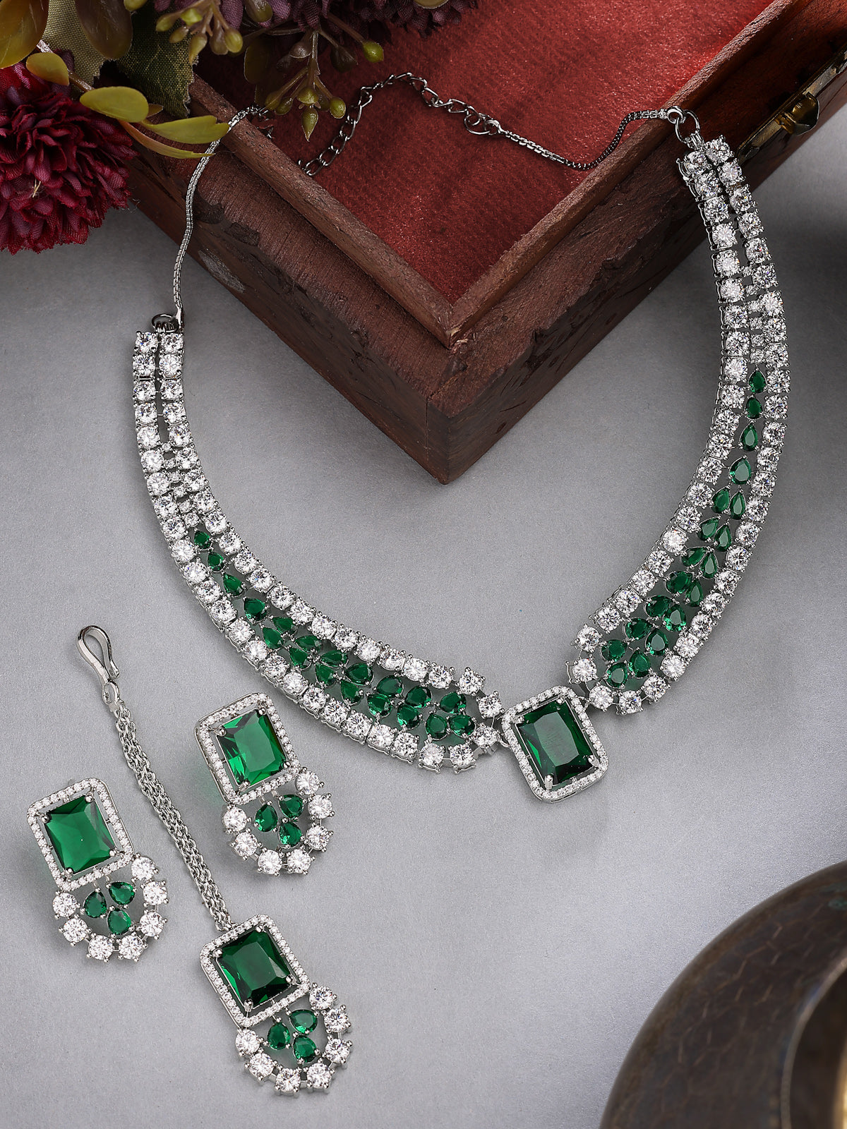 Sukkhi Latest Stylish Rhodium Plated Cubic Zirconia Studded Brass Emerald Green Collar Necklace & Studs Earring & Maangtikka Jewellery Set for Women|Latest Stylish Gifts for All Occasions|NS115977