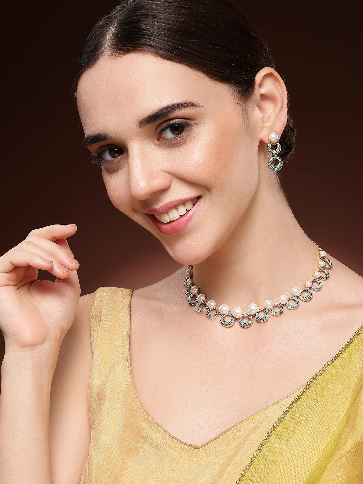 Sukkhi Ornamental Round Design Gold Plated with Cubic Zirconia & Pearl Studded Green Brass Collar Necklace with Drop Earrings Jewellery Set for Women|Latest Stylish Gifts for All Occasions|NS116023