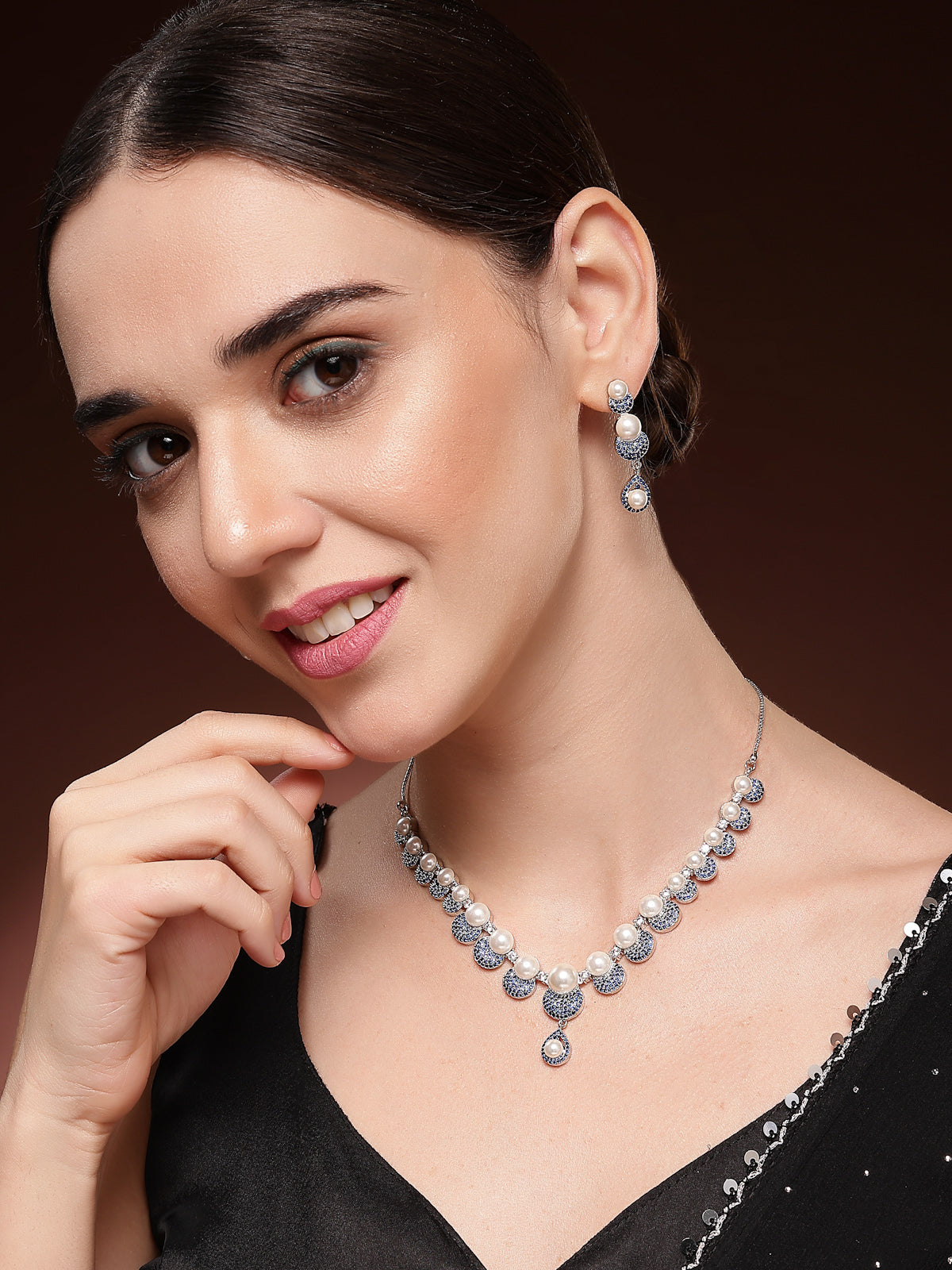 Sukkhi Smart Round Design Rhodium Plated with Cubic Zirconia & Pearl Studded Blue Brass Collar Necklace with Drop Earrings Jewellery Set for Women|Latest Stylish Gifts for All Occasions|NS116028