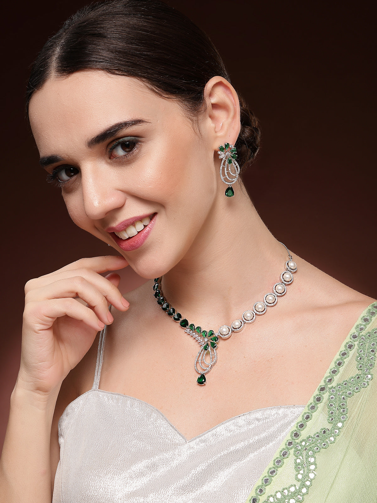 Sukkhi Designer Tear Drop Round Design Rhodium Plated Cubic Zirconia & Pearl Studded Green Brass Collar Necklace & Drop Earrings Jewellery Set for Women|Latest Stylish Gift for All Occasions|NS116055