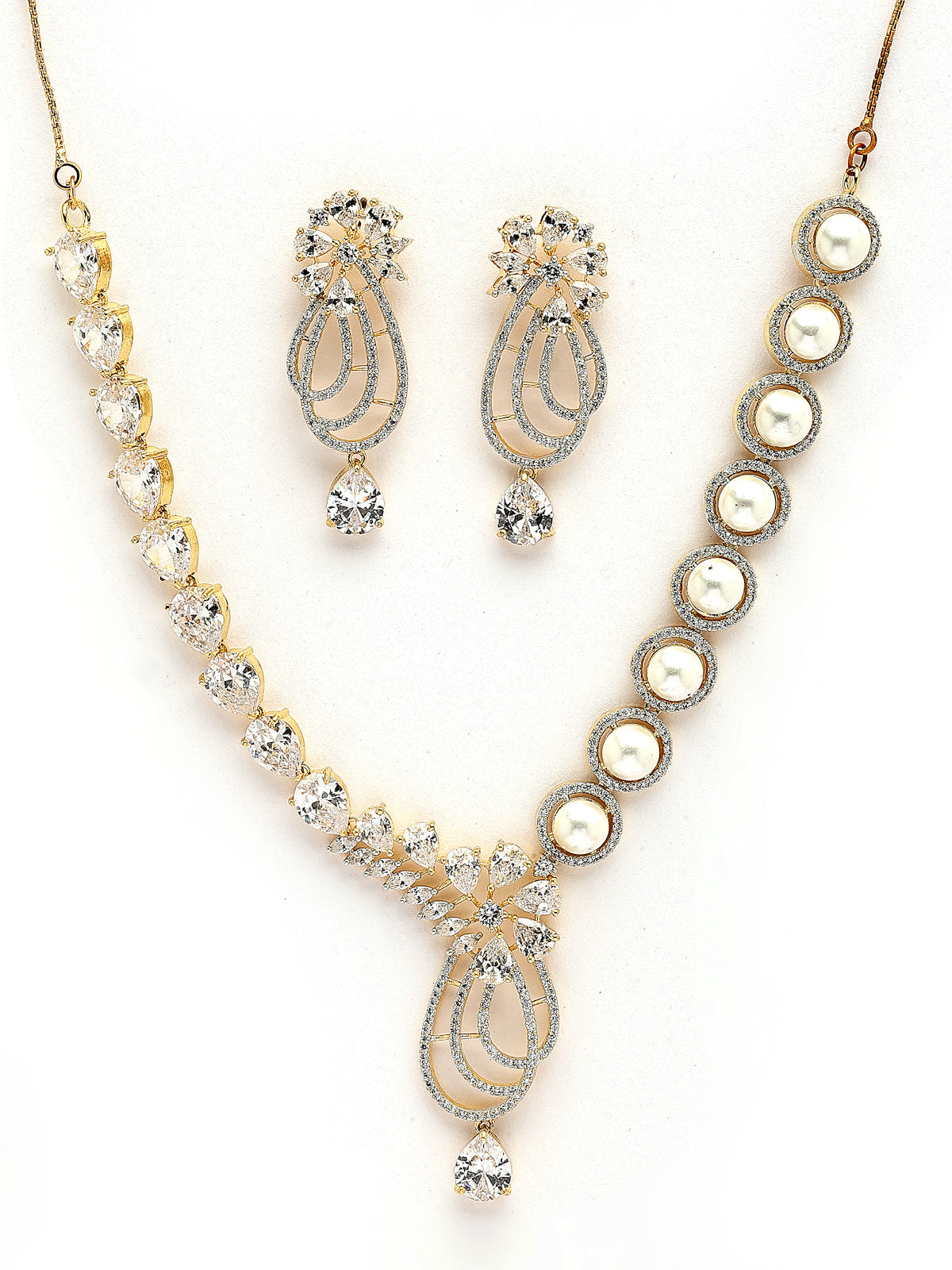 Sukkhi Admirable Tear Drop Round Design Gold Plated Cubic Zirconia & Pearl Studded White Brass Collar Necklace & Drop Earrings Jewellery Set for Women|Latest Stylish Gifts for All Occasions|NS116060