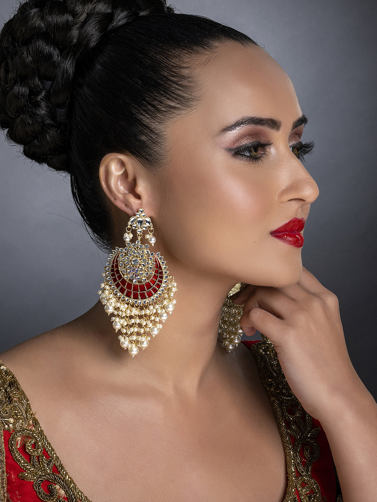 Sukkhi Glamorous Pearl Gold Plated Kundan Meenakari Earring Set for Women SKR85660