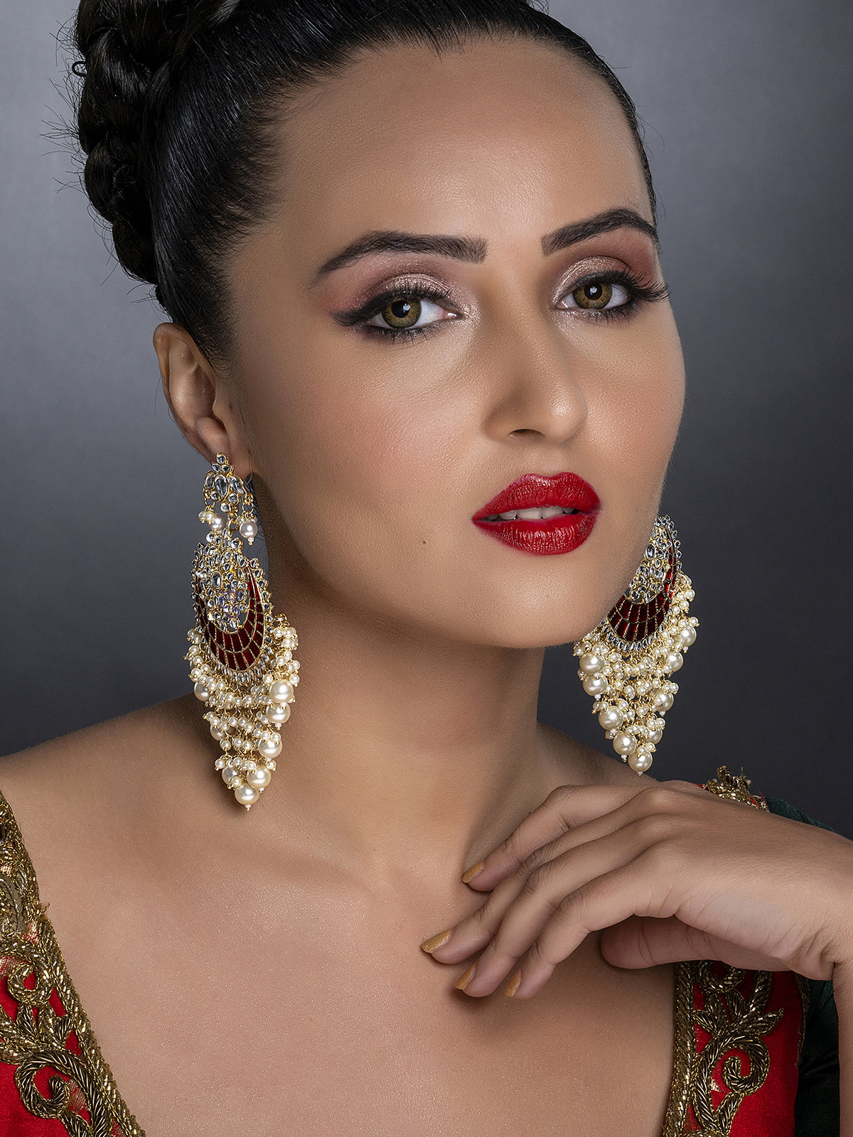 Sukkhi Glamorous Pearl Gold Plated Kundan Meenakari Earring Set for Women SKR85660