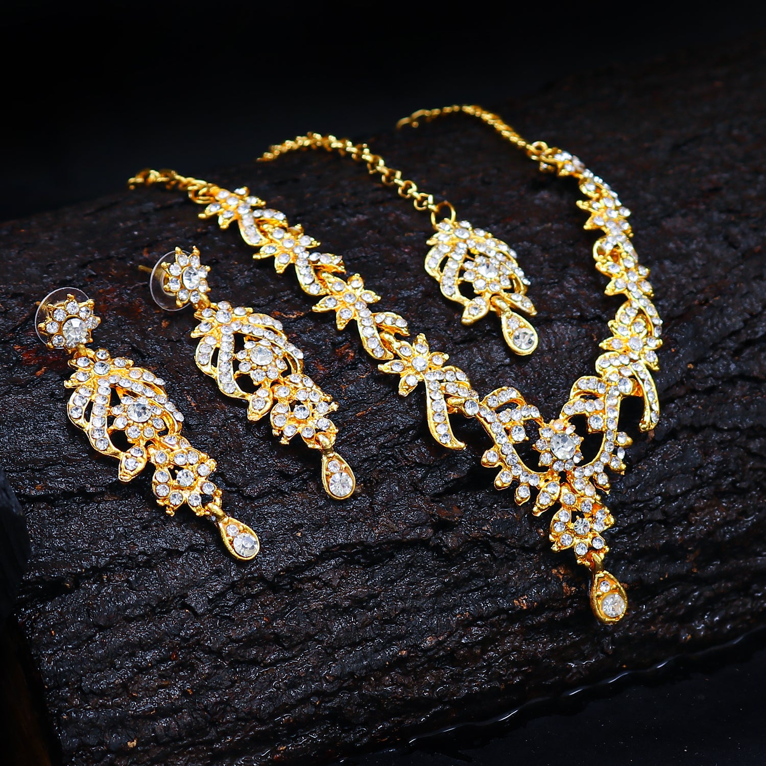 Sukkhi Trendy Gold Plated Australian Diamond Stone Studded Necklace Set