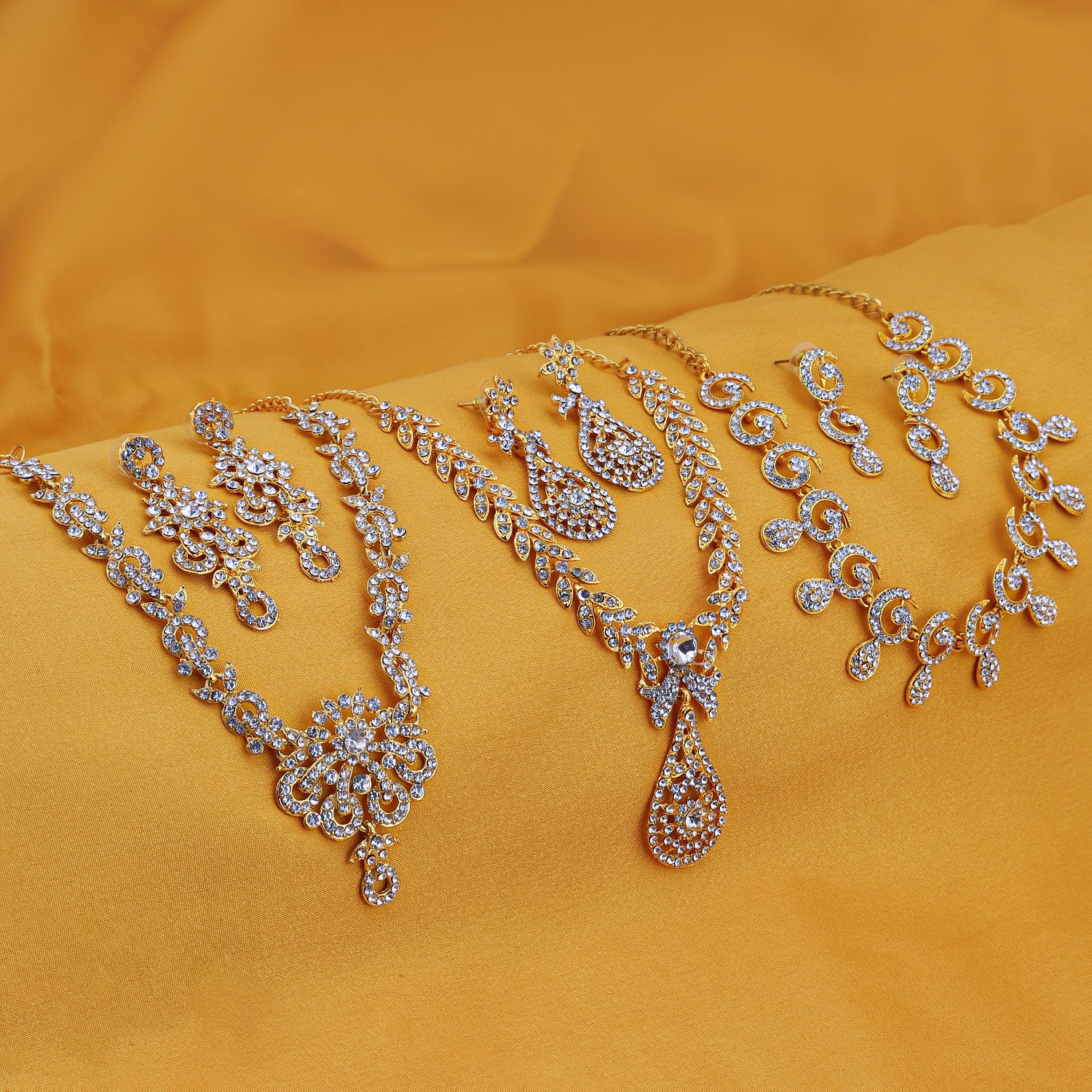 Sukkhi Glimmery 3 Pieces Necklace Set Combo