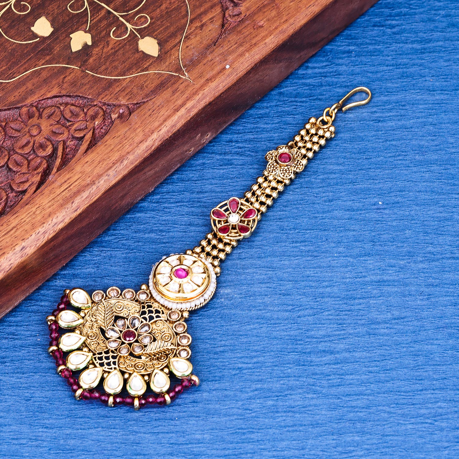Sukkhi Darling Gold Plated Kundan & Pearl Golden Maangtikka for Women
