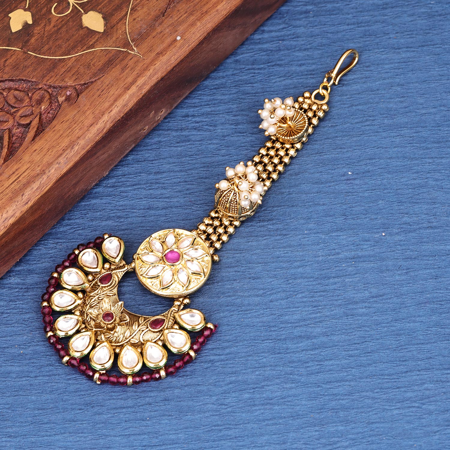 Sukkhi Delightful Gold Plated Kundan & Pearl Golden Maangtikka for Women
