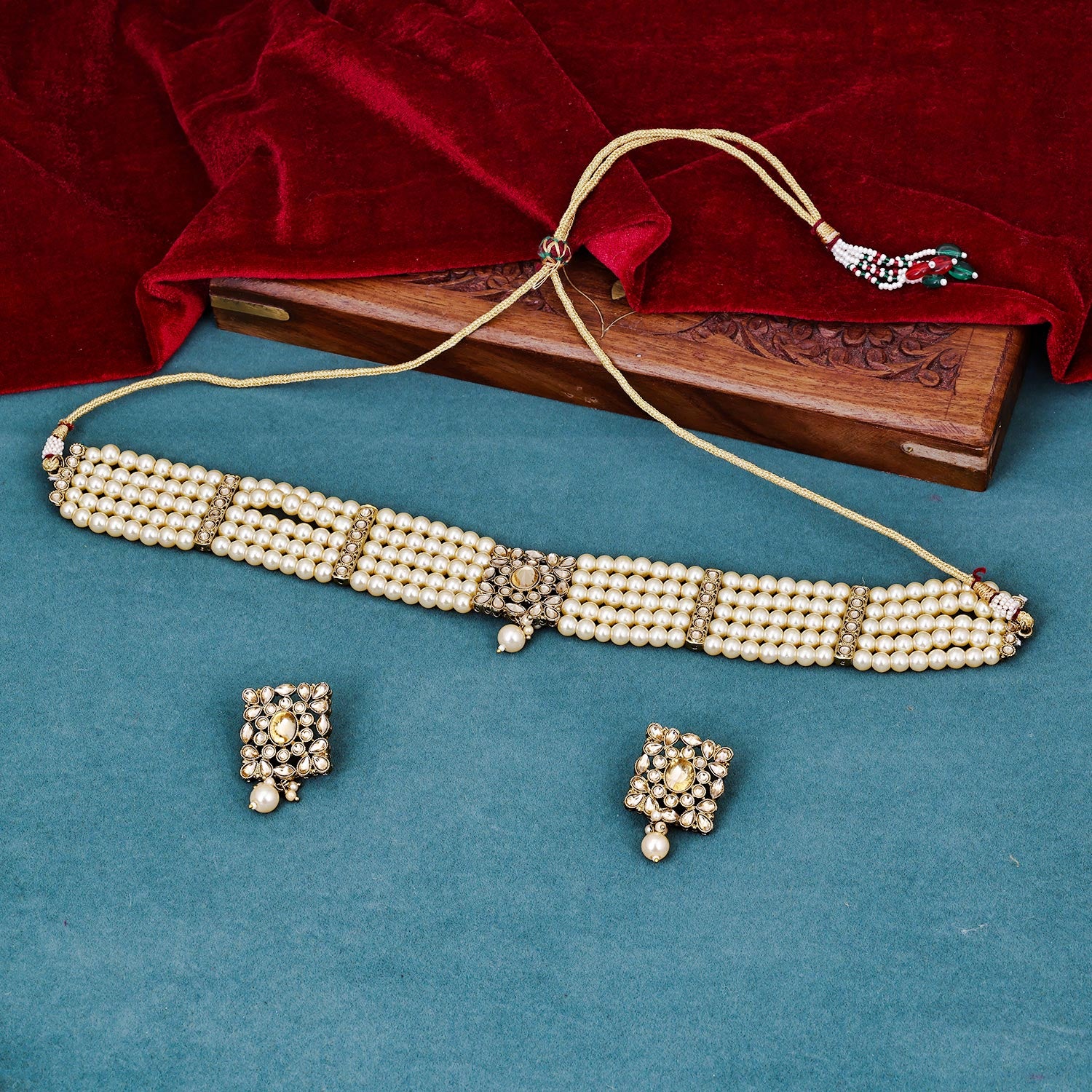 Sukkhi lovesome Golden Kundan & Pearl Gold Plated Choker Necklace Set for Women