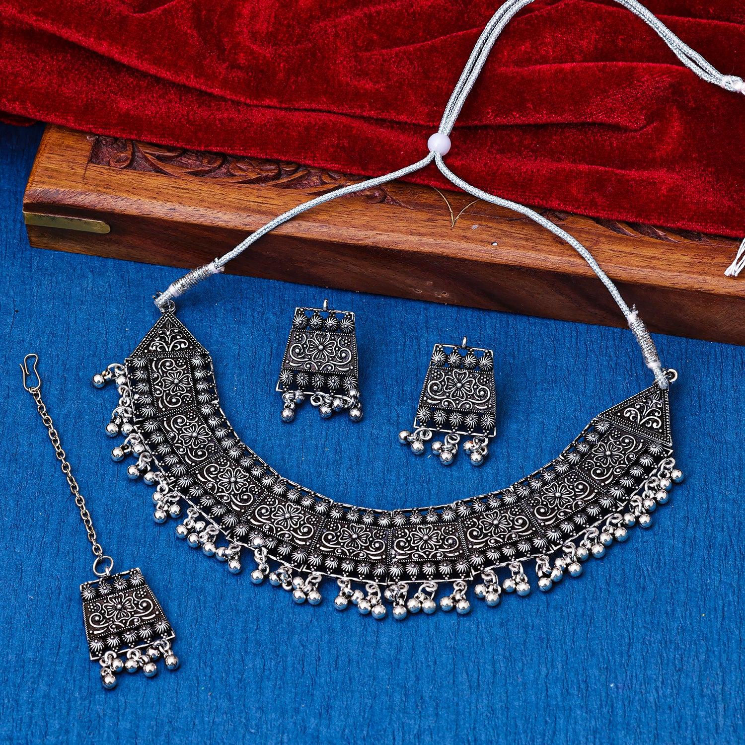 Sukkhi Oxidized Silver NA Choker Necklace Set for Women