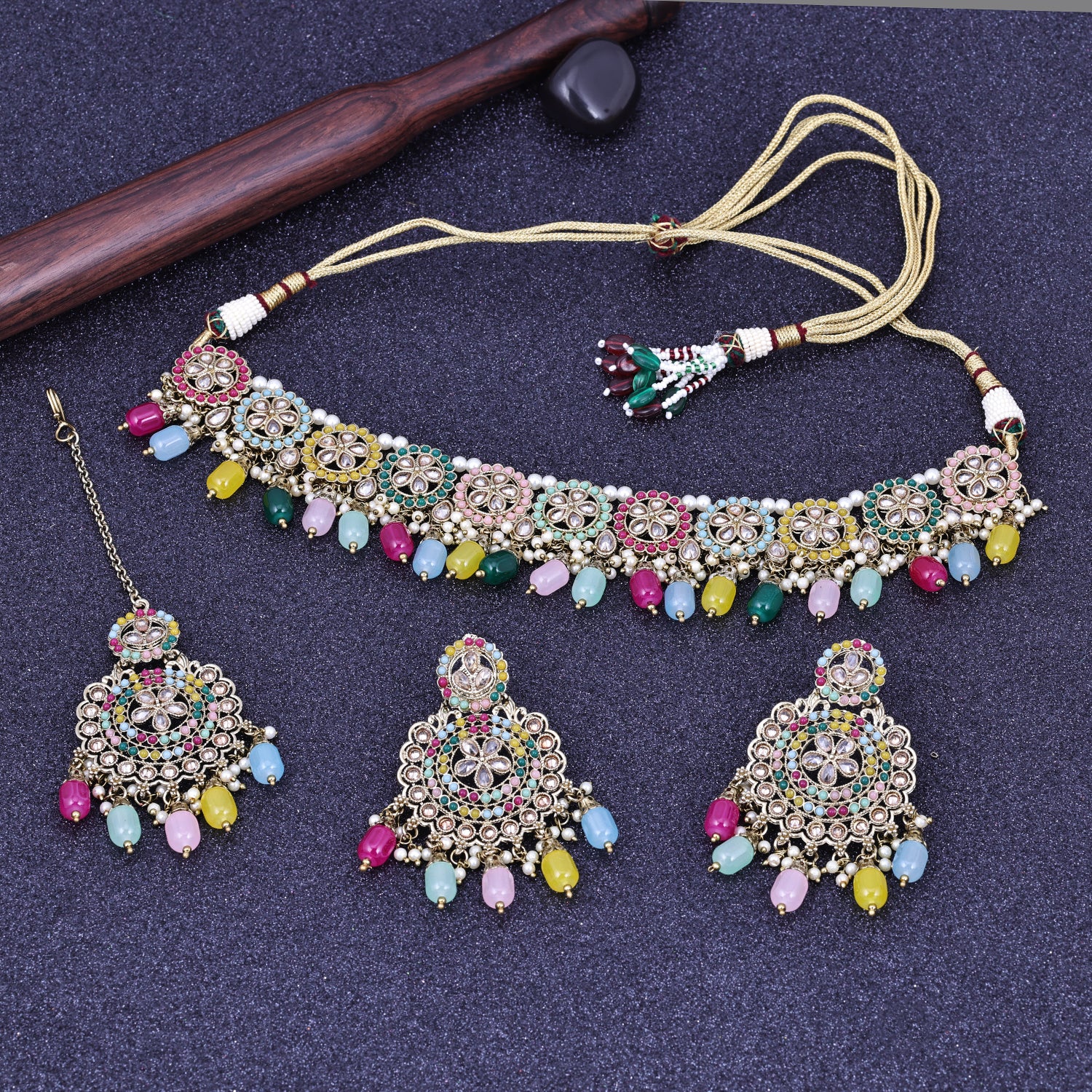 Sukkhi Luring Multicolor Gold Plated Pearl Choker Necklace Set With Maang Tikka For Women