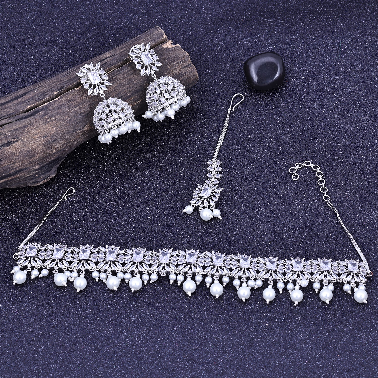 Sukkhi Sightly White Rhodium Plated Cz Choker Necklace Set With Maang Tikka For Women