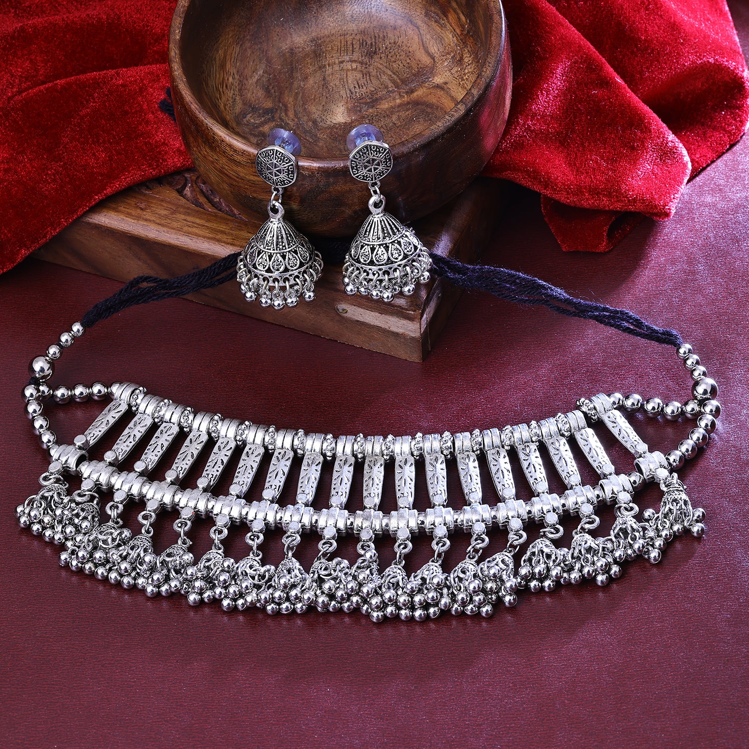Sukkhi Luscious Rhodium Plated Silver Collar Necklace Set for Women