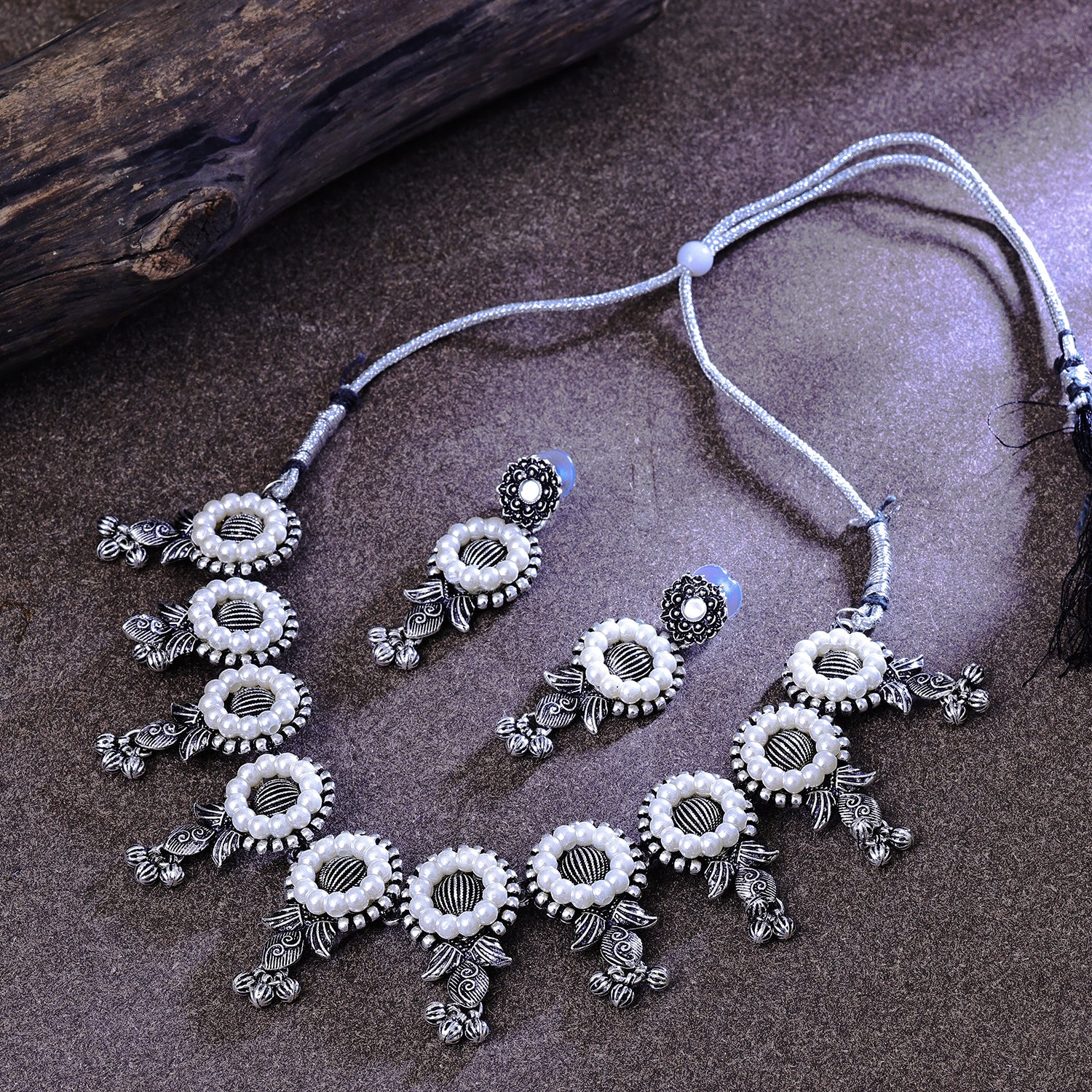 Sukkhi Entrancing Rhodium Plated Grey & White Pearl Collar Necklace Set for Women