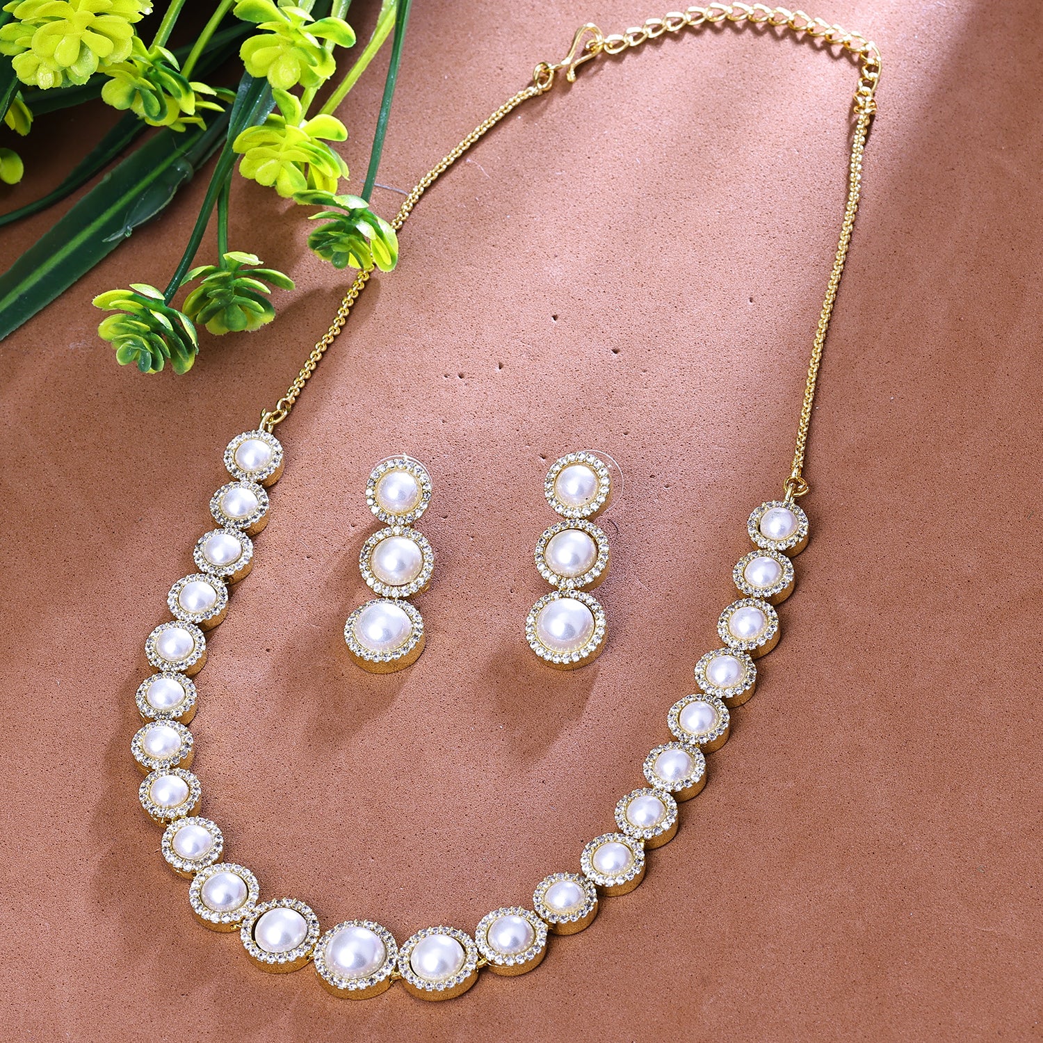 Sukkhi Tantalizing White Kundan Gold Plated Traditional Necklace Set for Women
