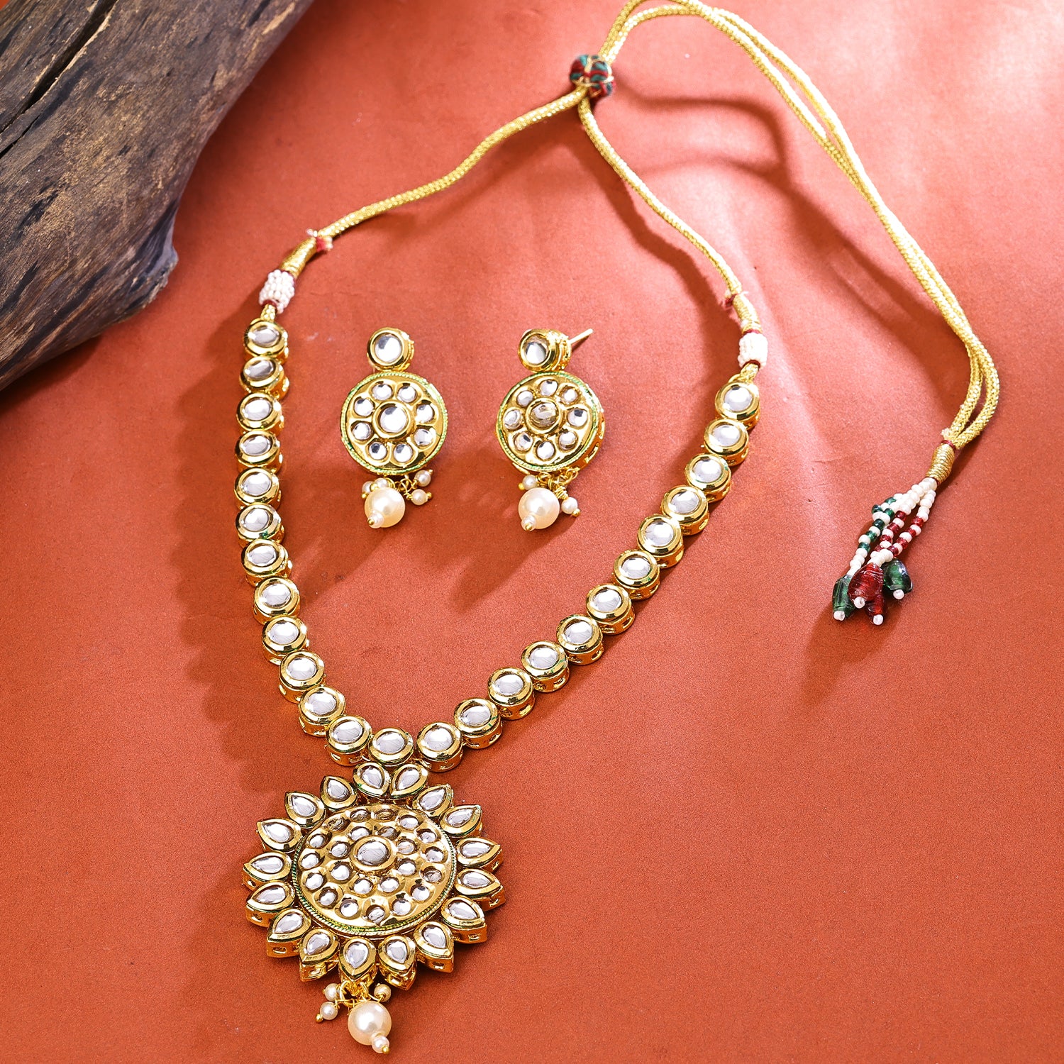 Sukkhi Stunning Gold Plated Necklace Set For Women